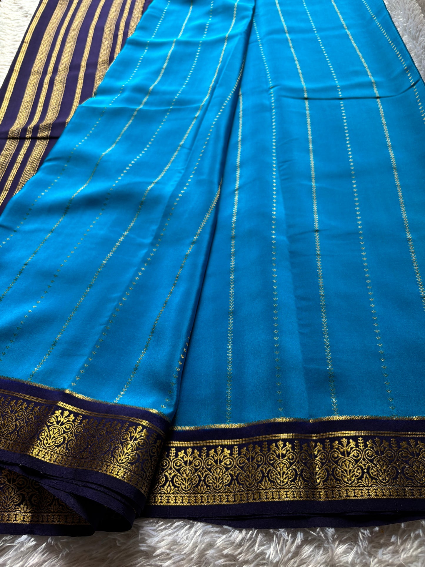 Anila (2D) : Ananda blue-black