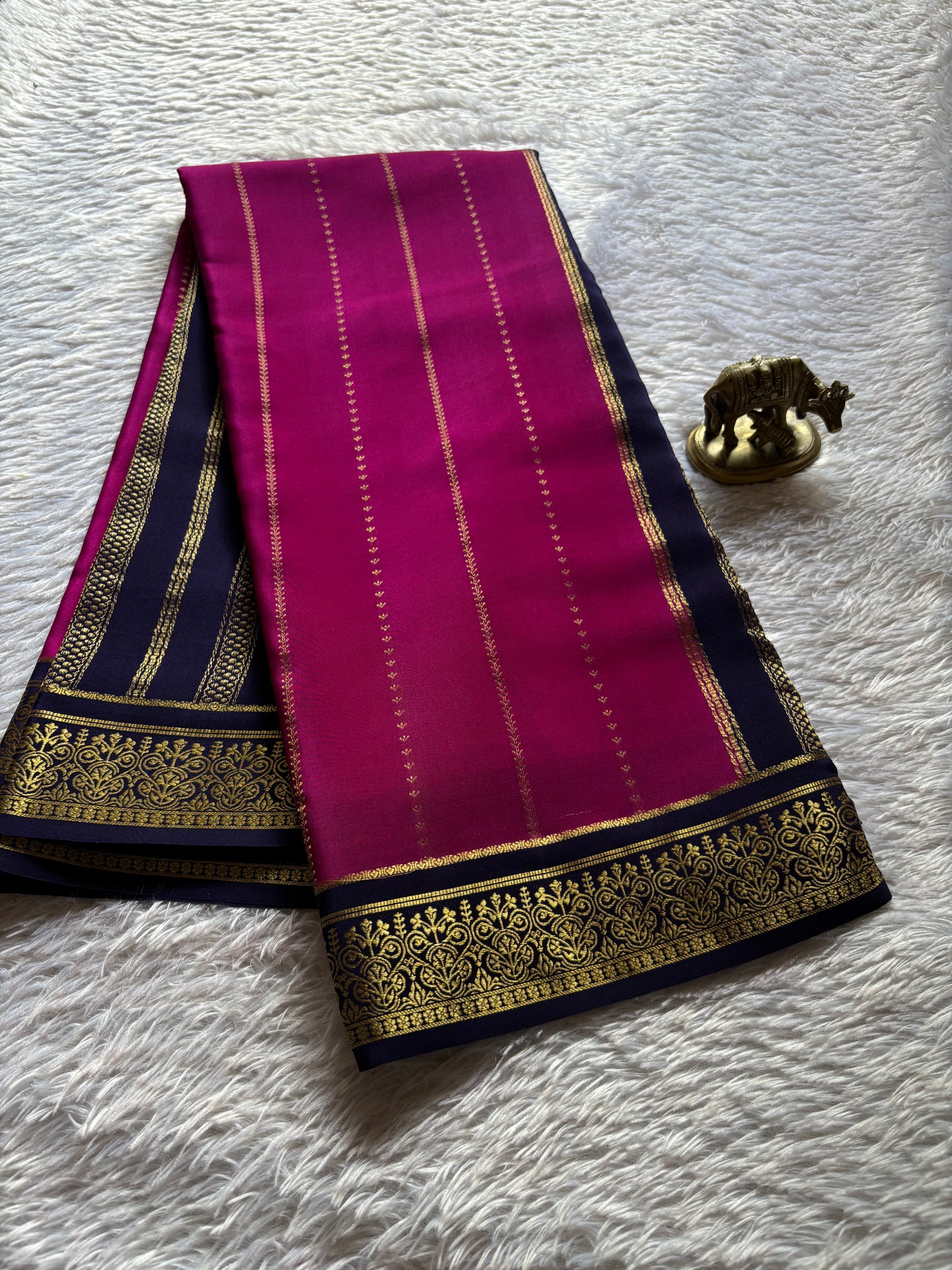 Anila (2D) : Rani pink-deep blue