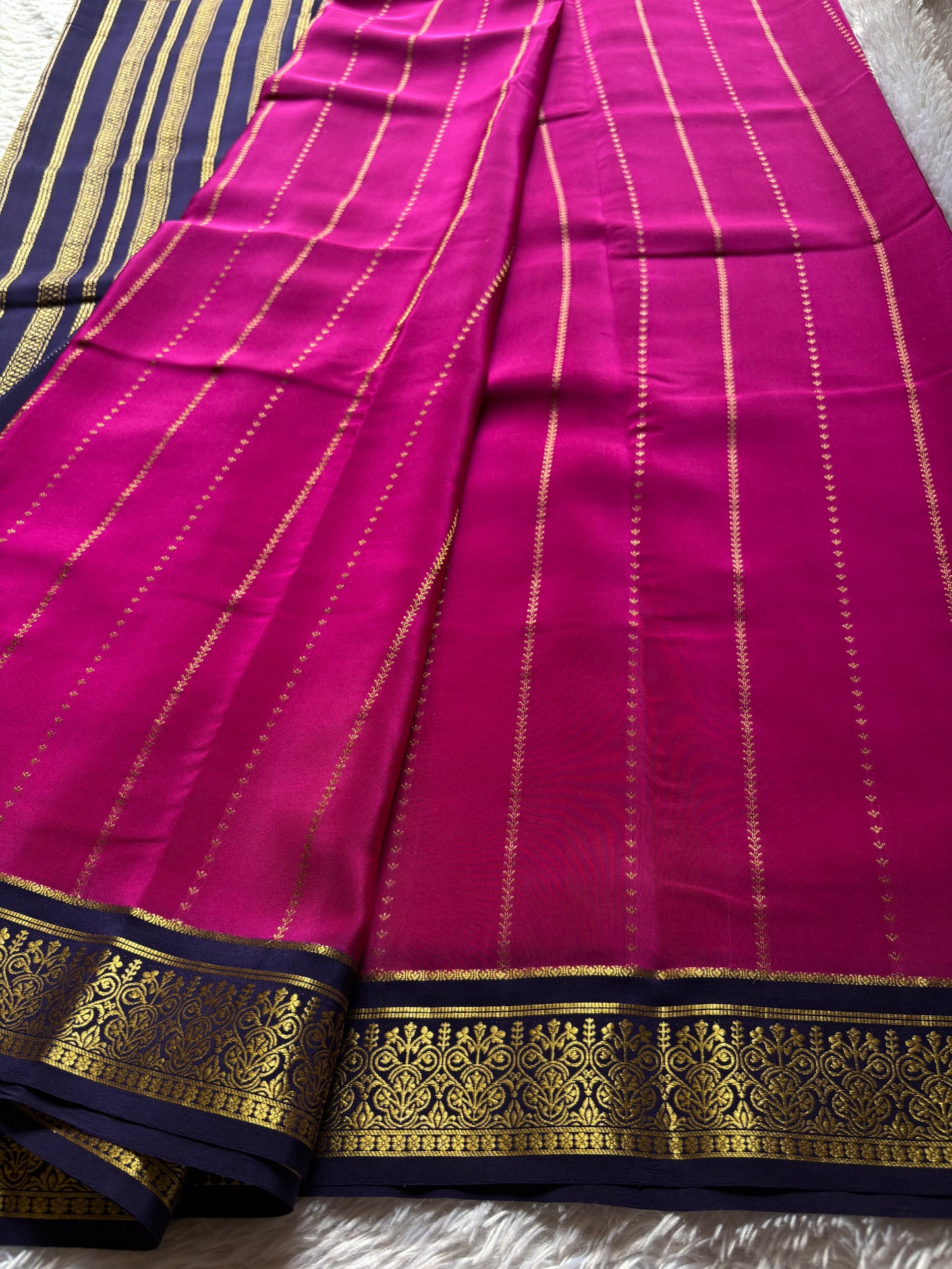 Anila (2D) : Rani pink-deep blue