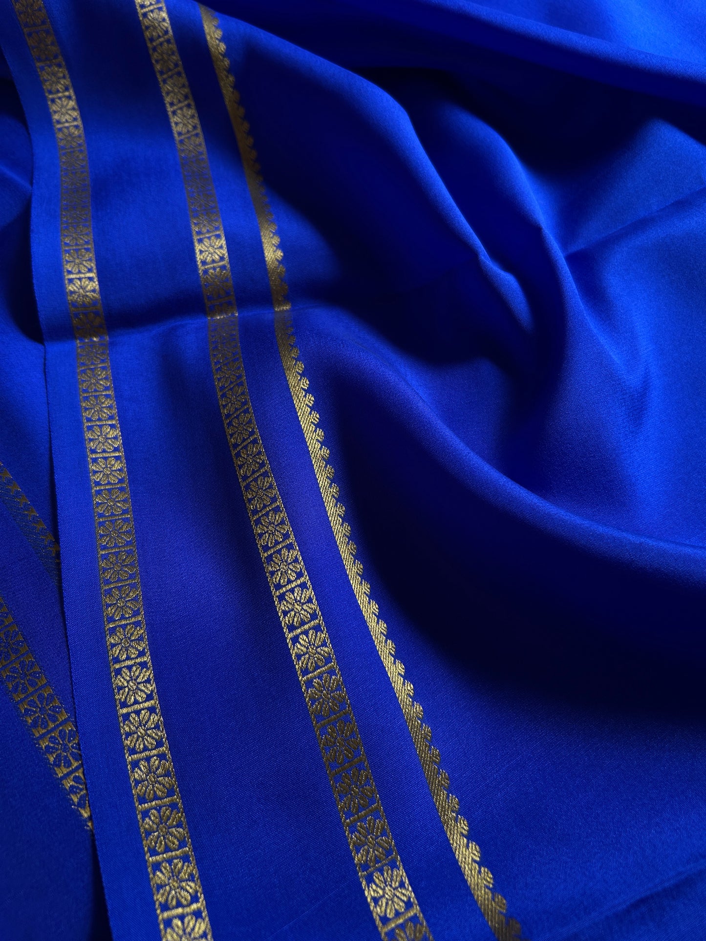 Gagana : Solid Royal blue