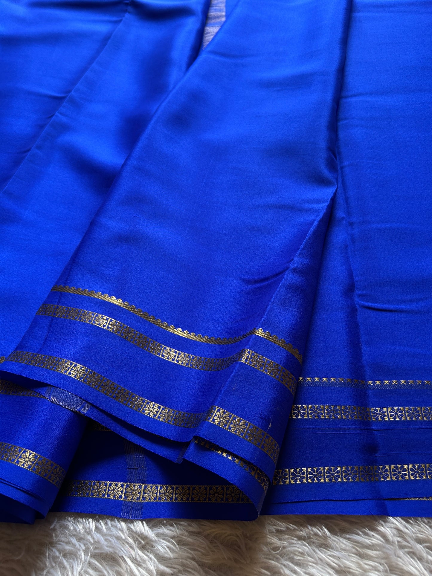 Gagana : Solid Royal blue