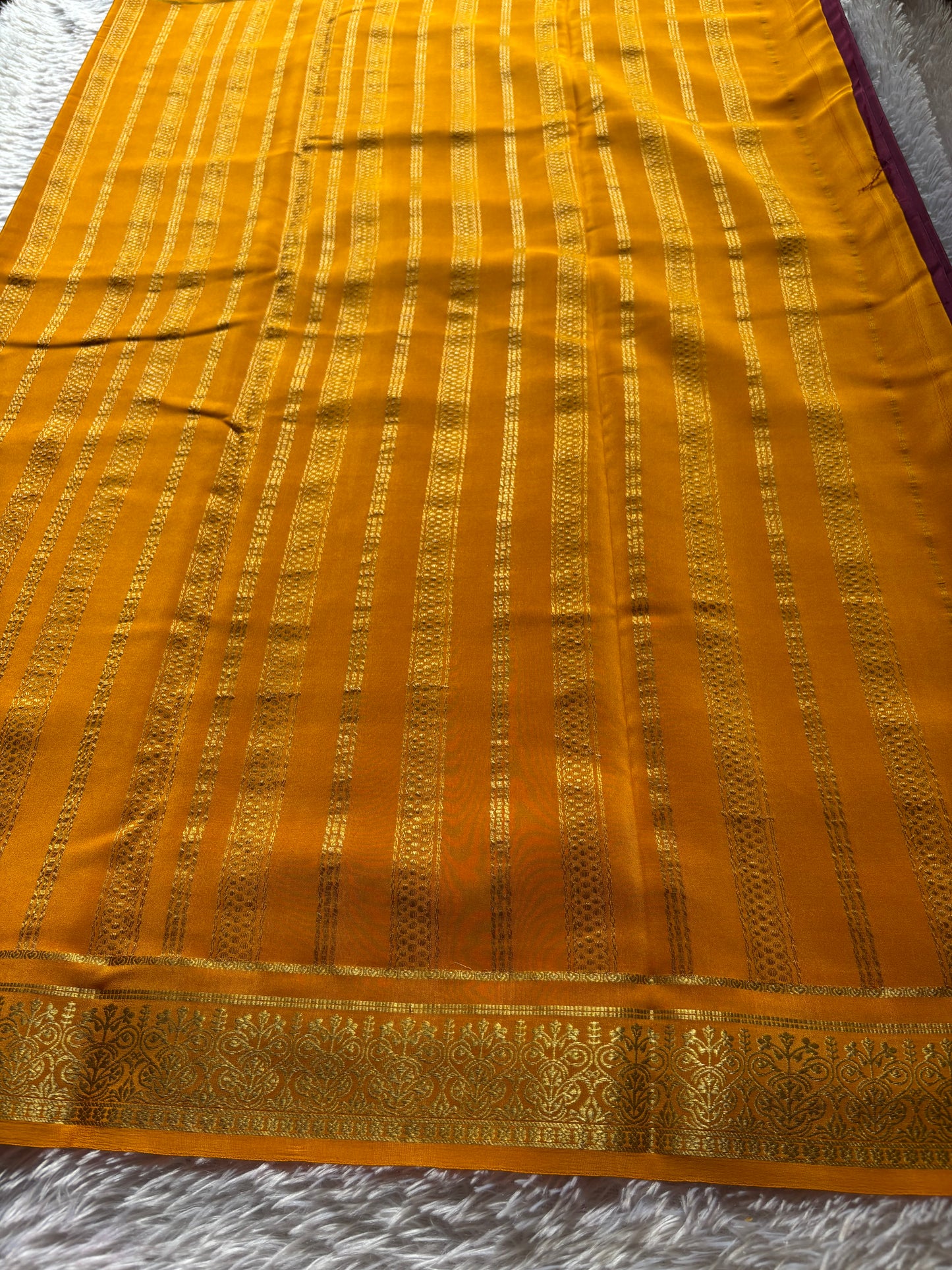 Anila (2D) : Maroon-golden yellow