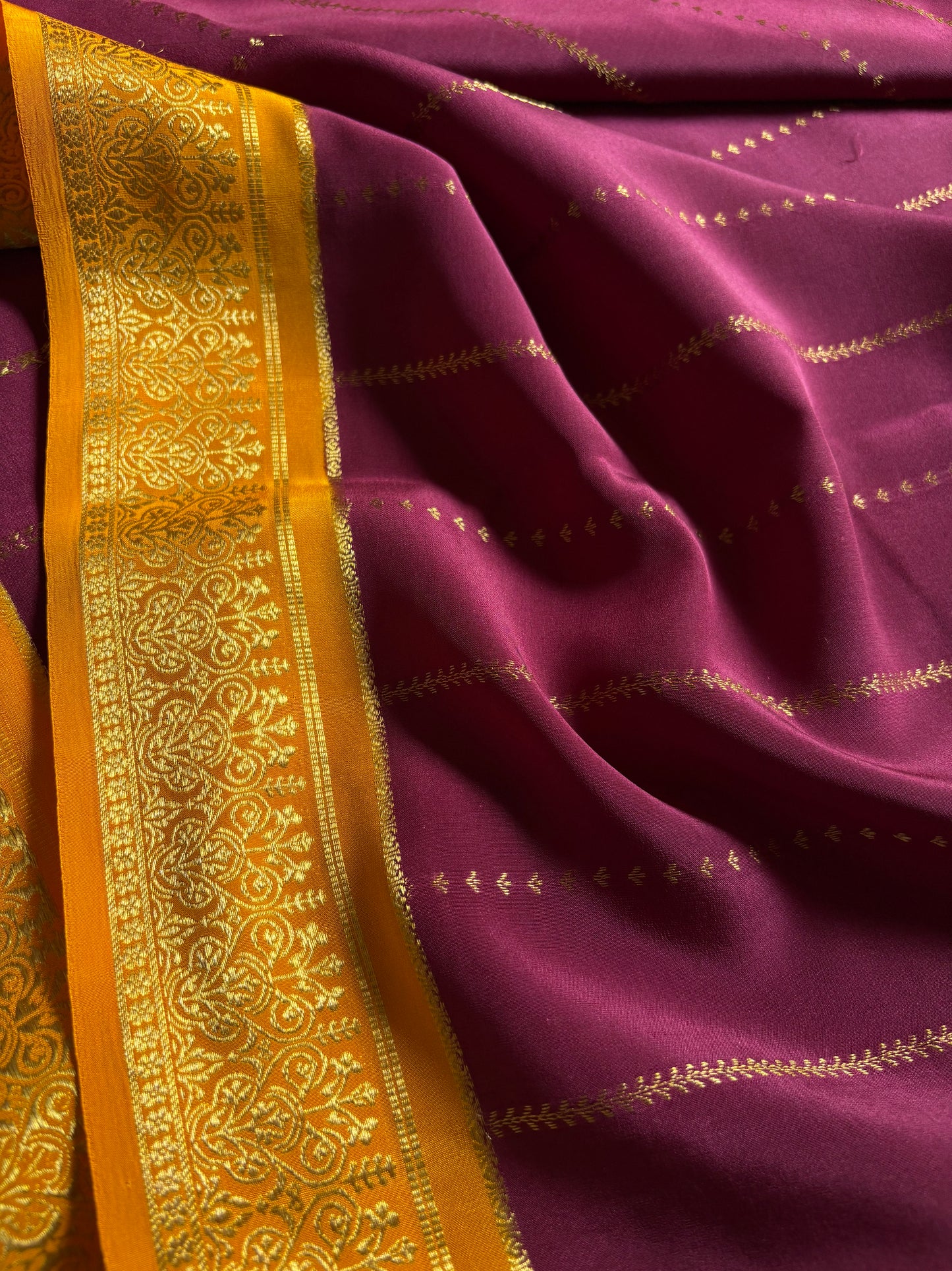 Anila (2D) : Maroon-golden yellow