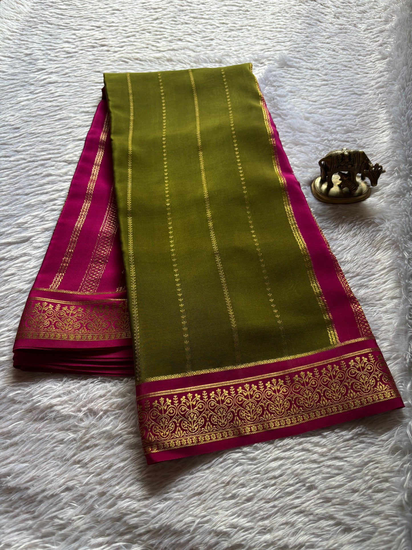 Anila (2D) : Moss green-rani pink