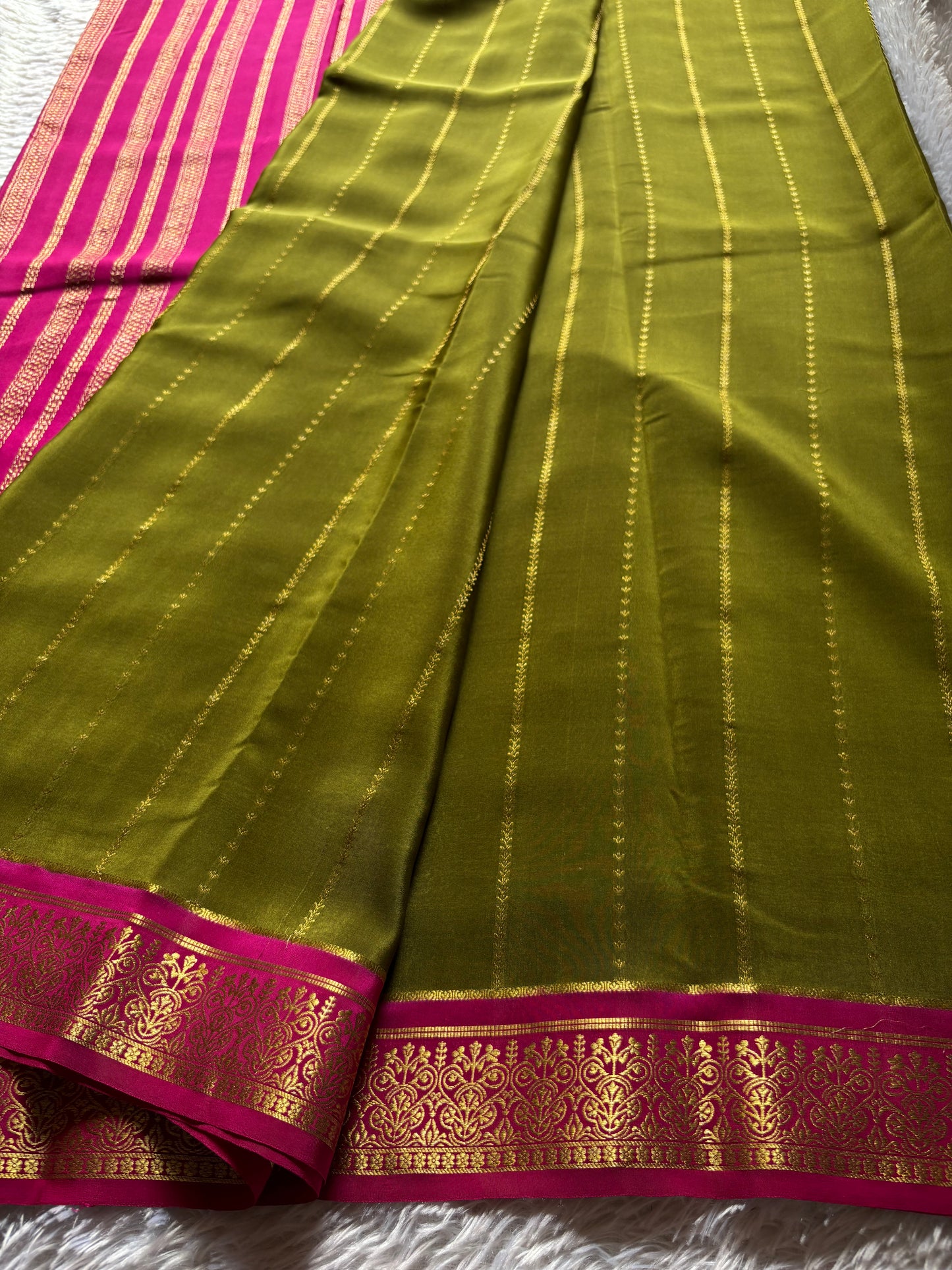Anila (2D) : Moss green-rani pink