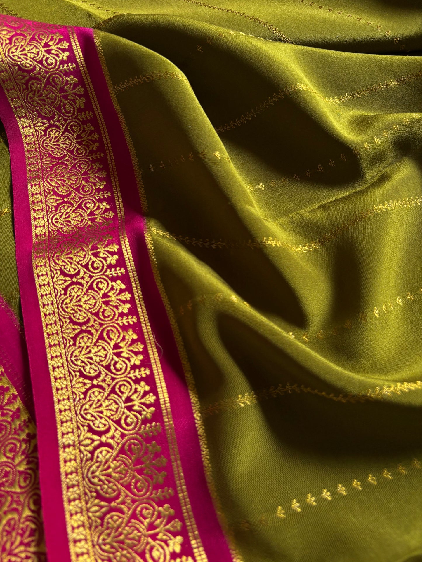 Anila (2D) : Moss green-rani pink