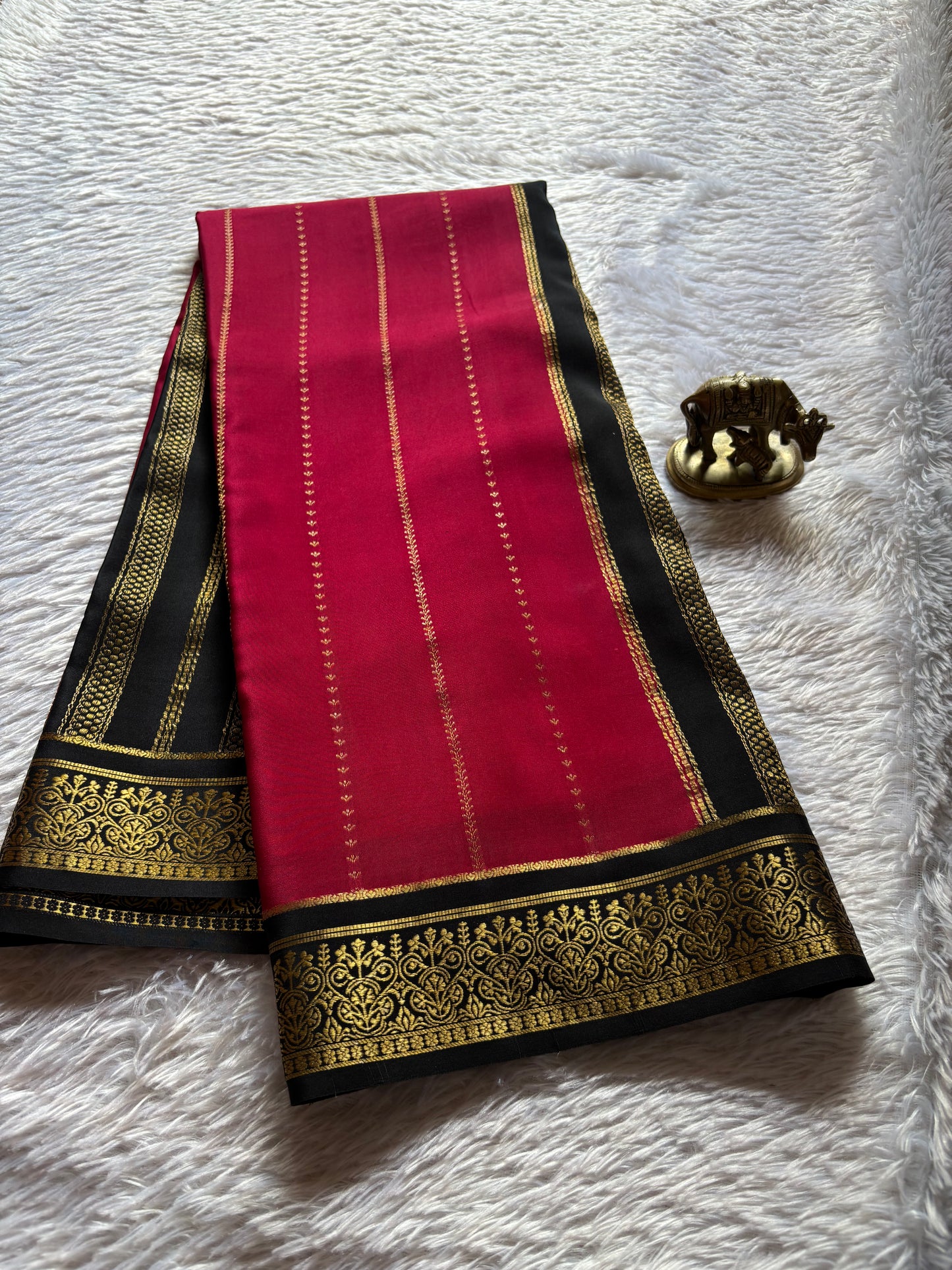 Anila (2D) : Dark red-black
