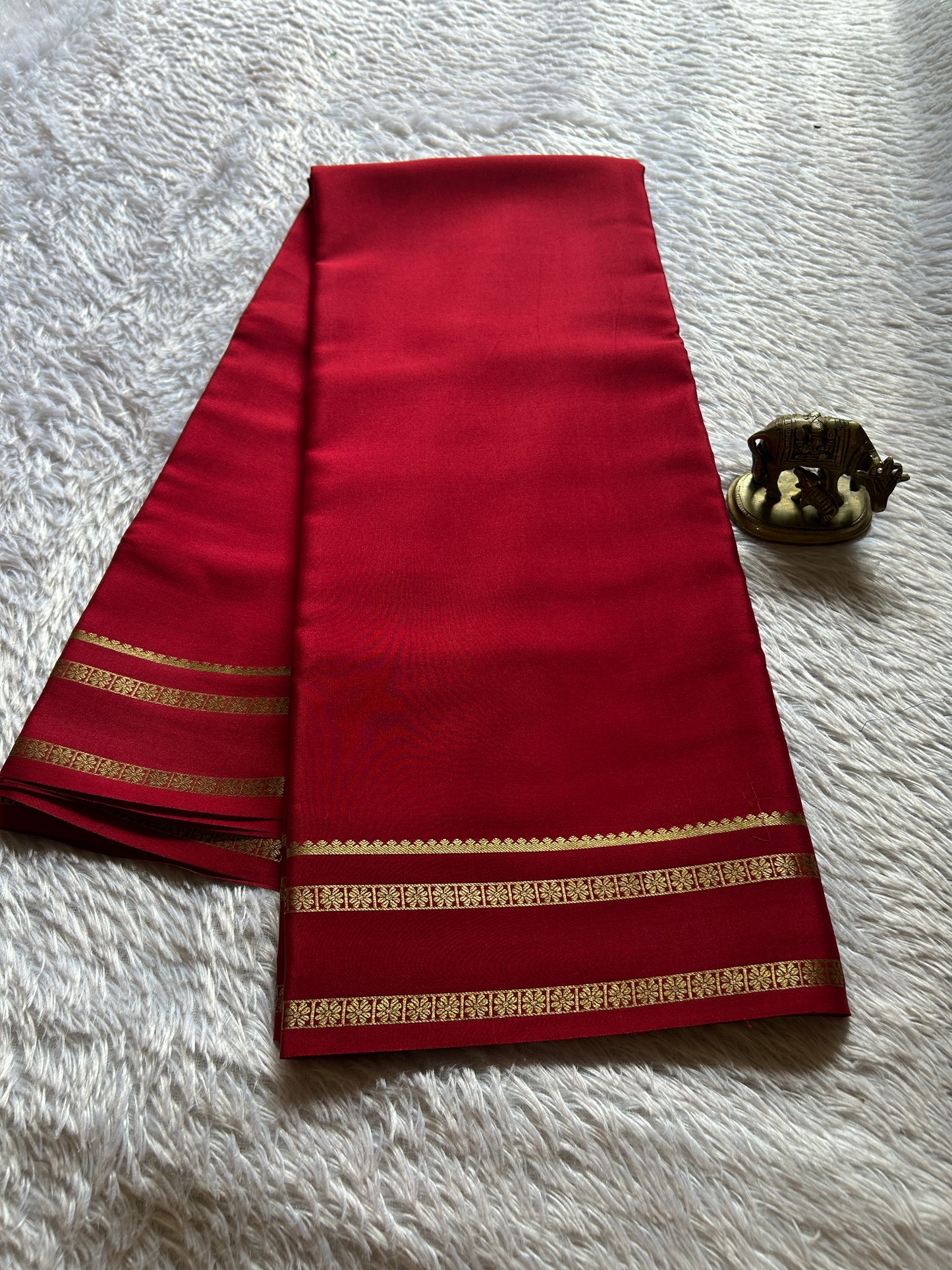 Gagana : Solid Dark red