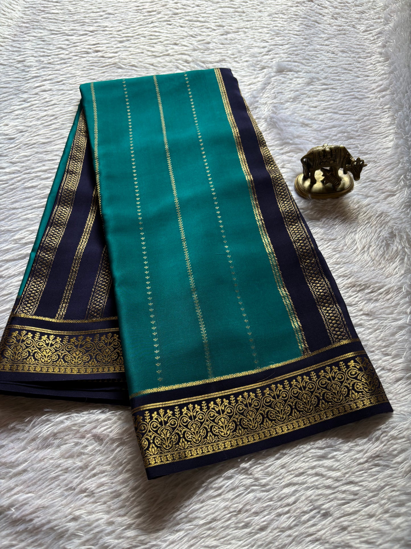 Anila (2D) : Peacock green-Deep blue