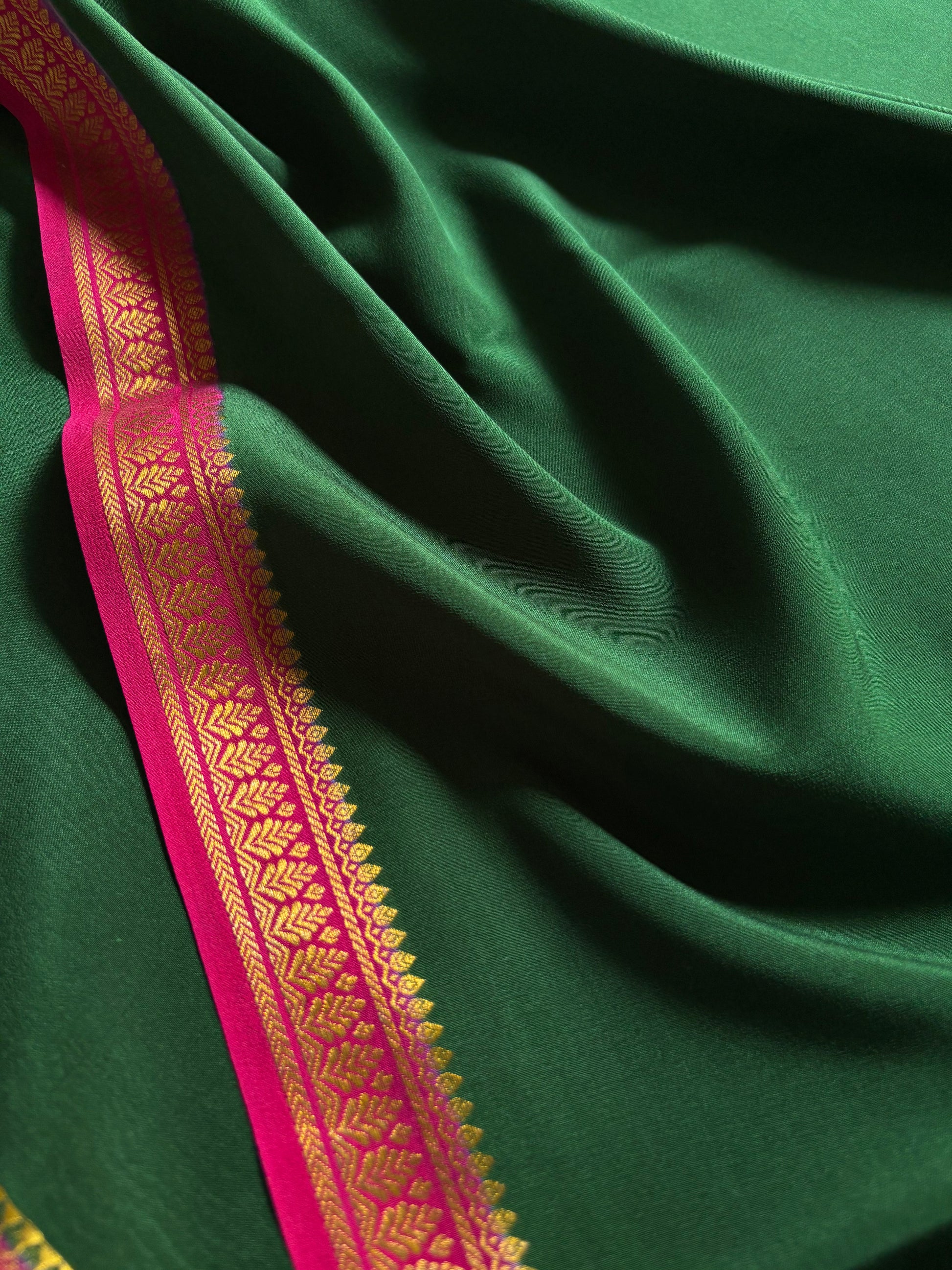 Jyothi (2D) : Dark green-pink – Nalmè Saree Studio