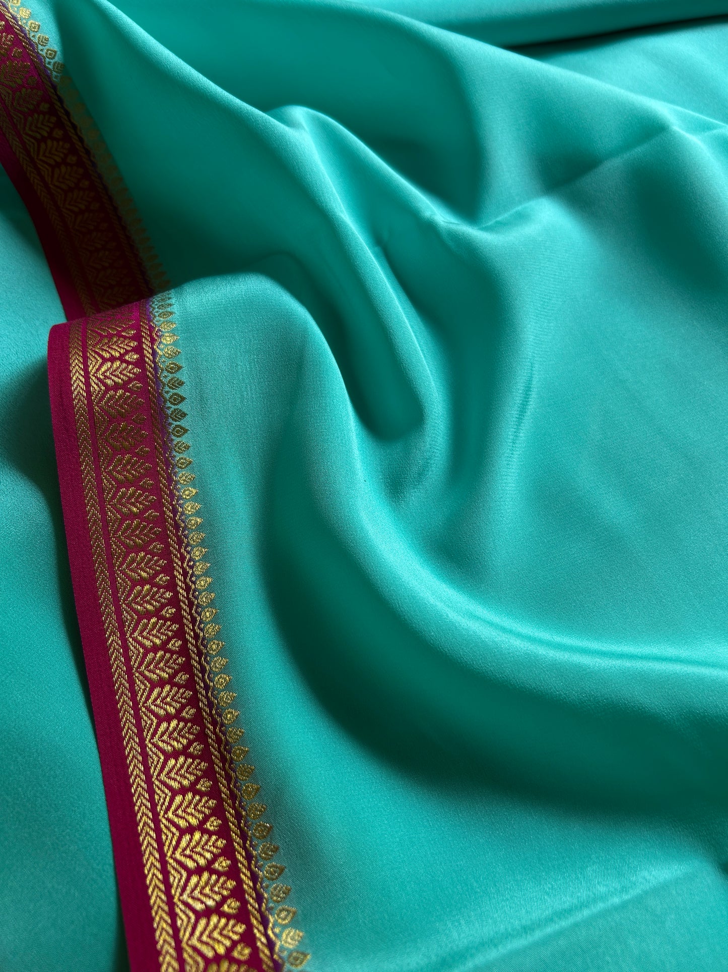 Jyothi (2D) : Sea blue-rani pink