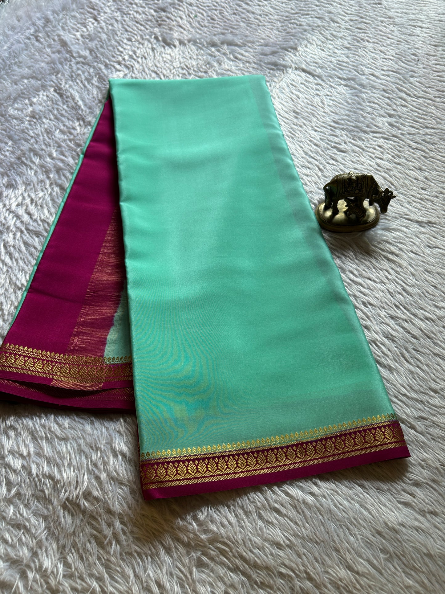 Jyothi (2D) : Turquoise-dark magenta