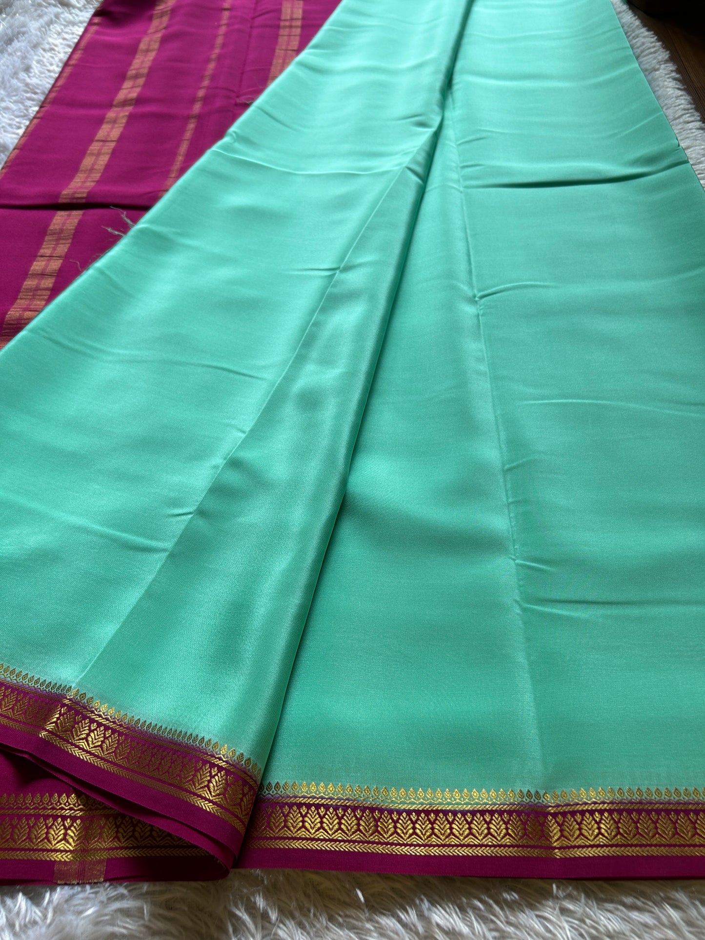 Jyothi (2D) : Turquoise-dark magenta