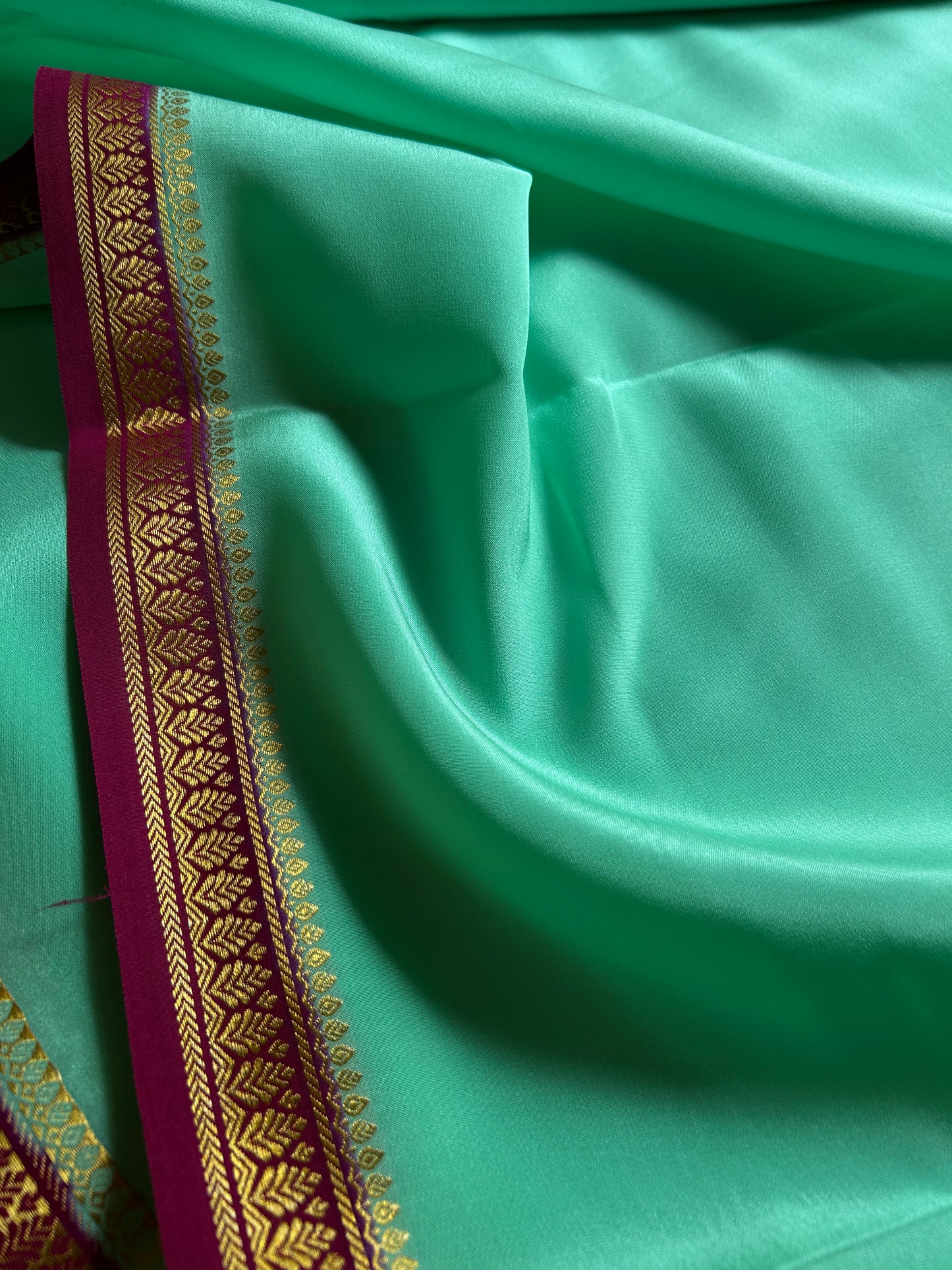 Jyothi (2D) : Turquoise-dark magenta