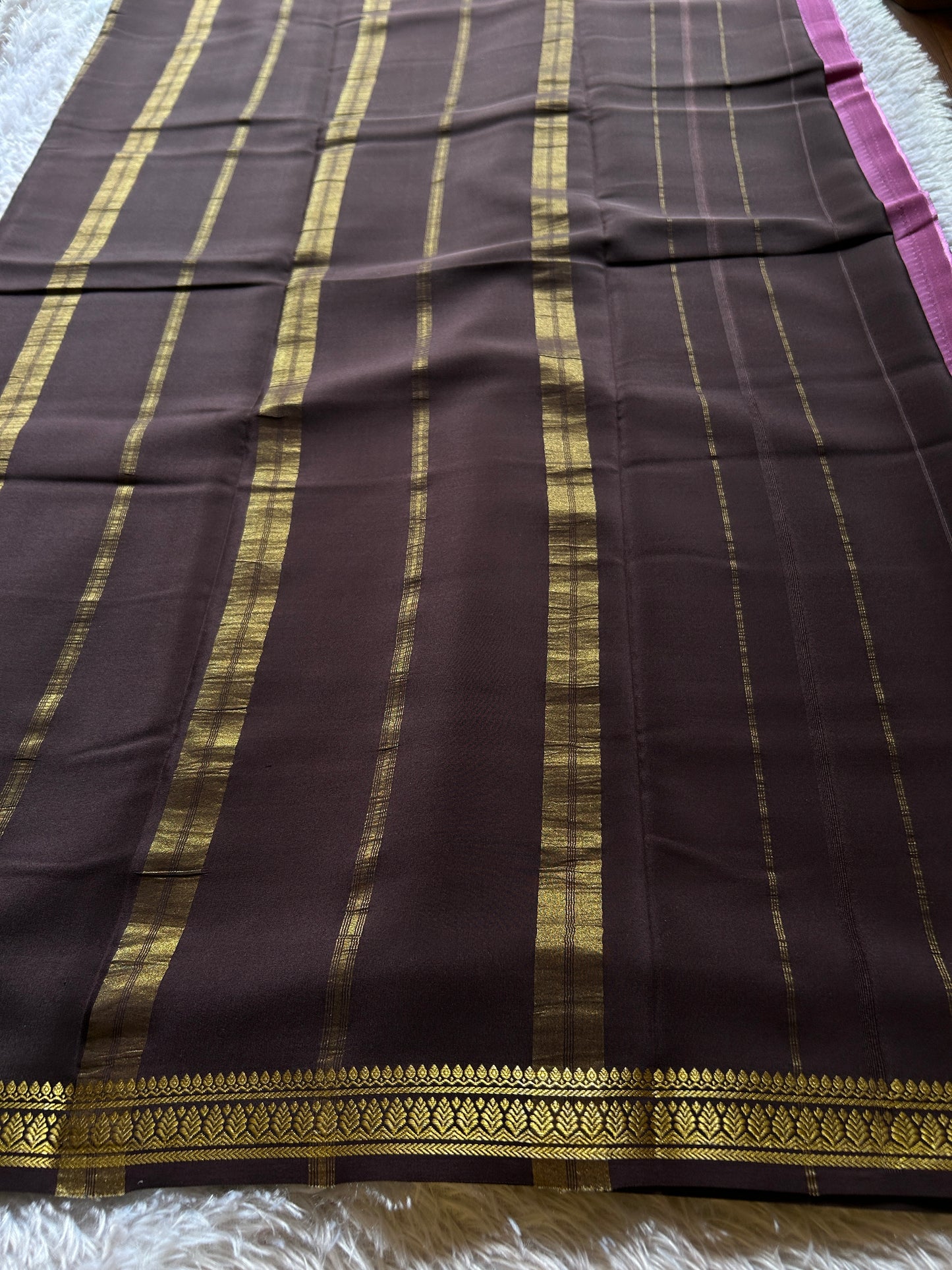 Jyothi (2D) : Mauve pink-deep brown