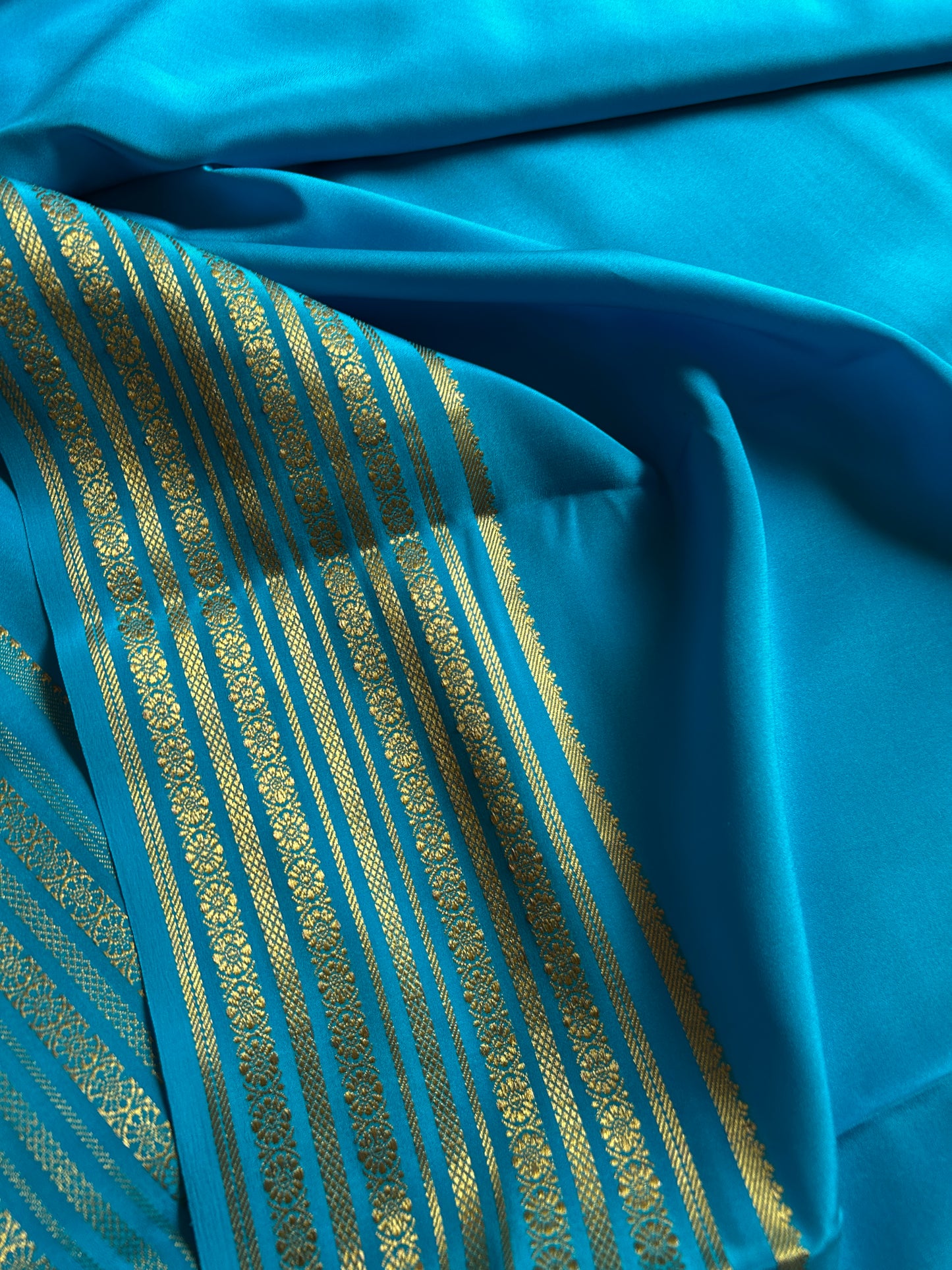 Parimala : Solid Ananda blue