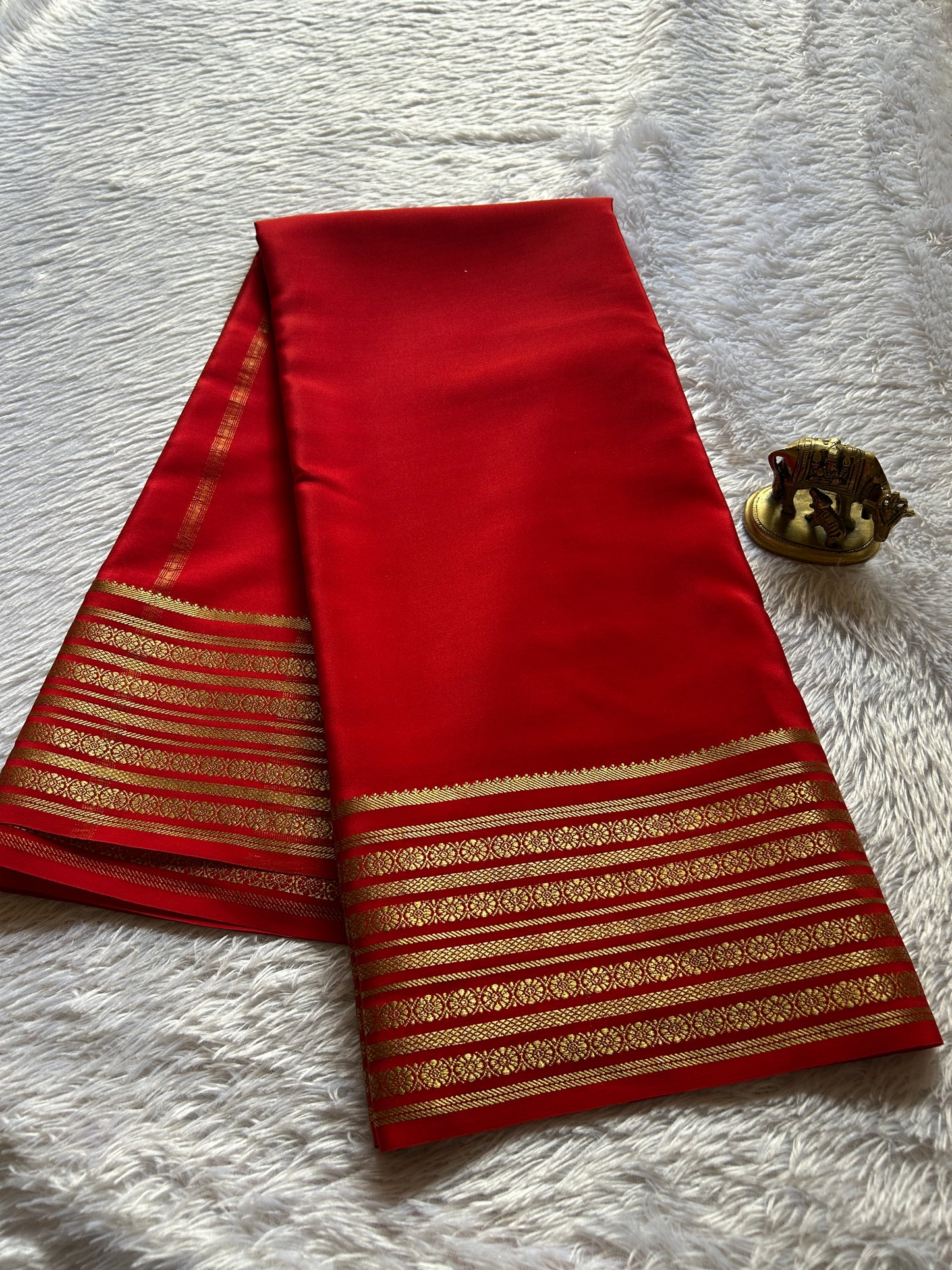 Parimala : Solid Red