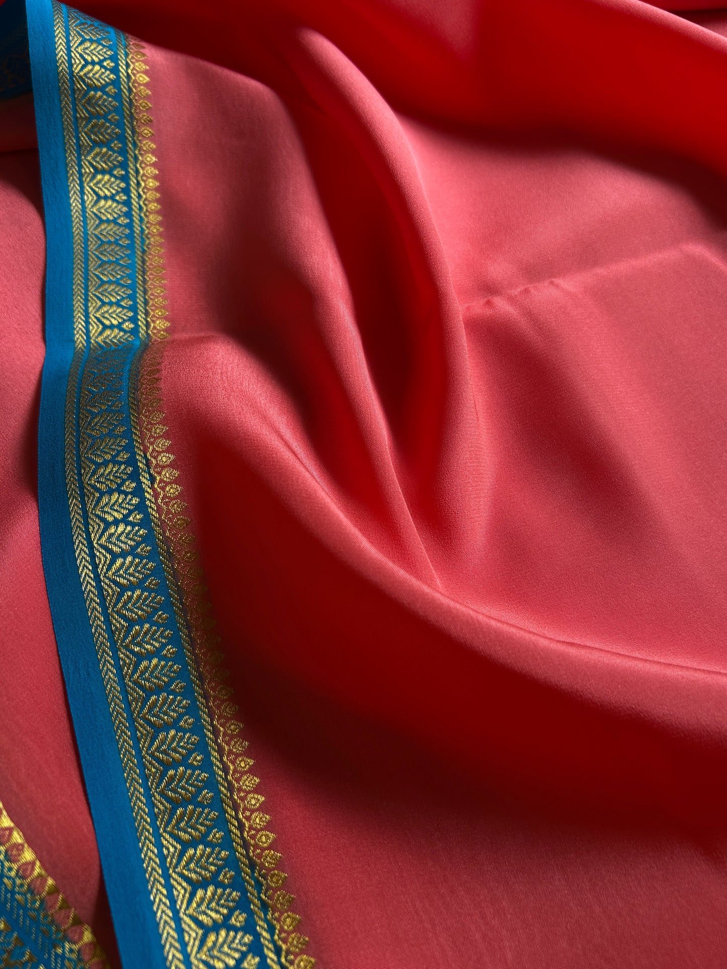 Jyothi (2D) : Coral-ananda blue