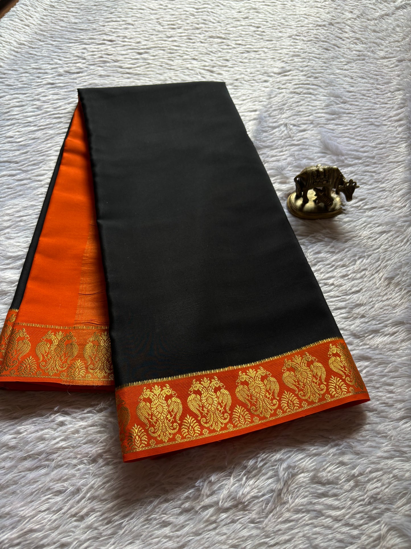 Veera (2D) : Black-orange