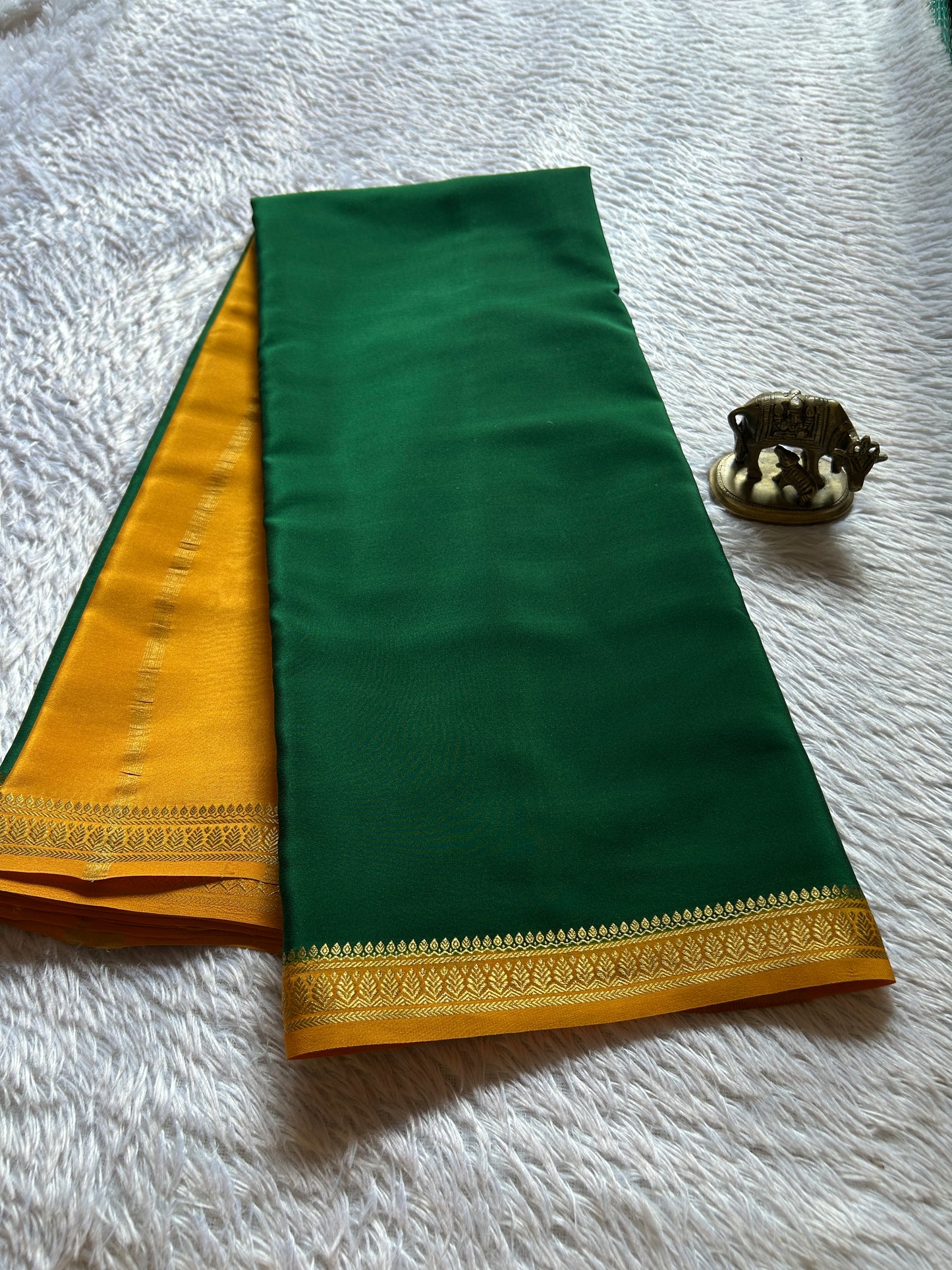 Jyothi (2D) : Bottle green-golden yellow