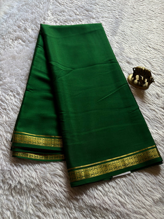 Nanditha : Solid Bottle green