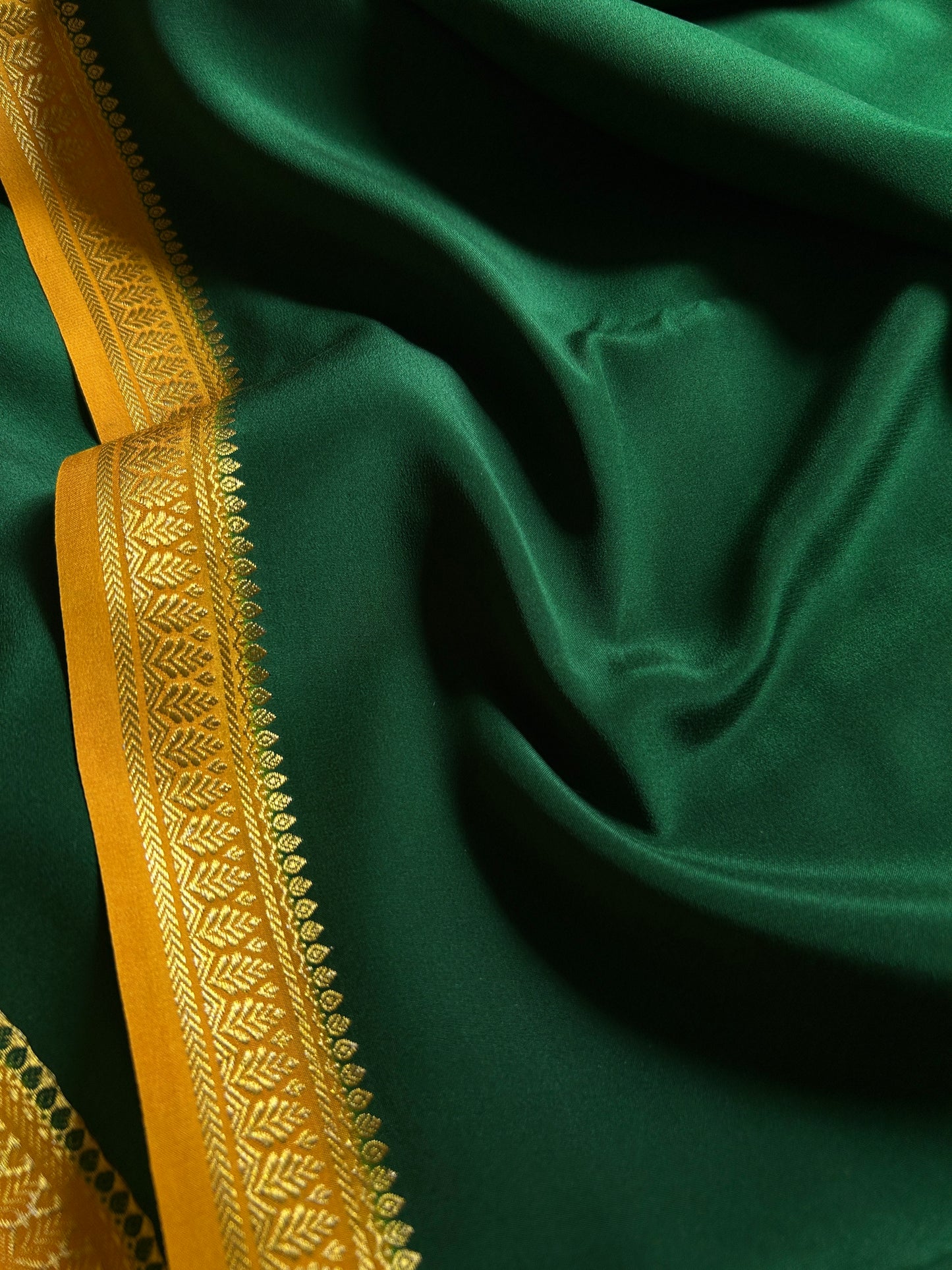 Jyothi (2D) : Bottle green-golden yellow