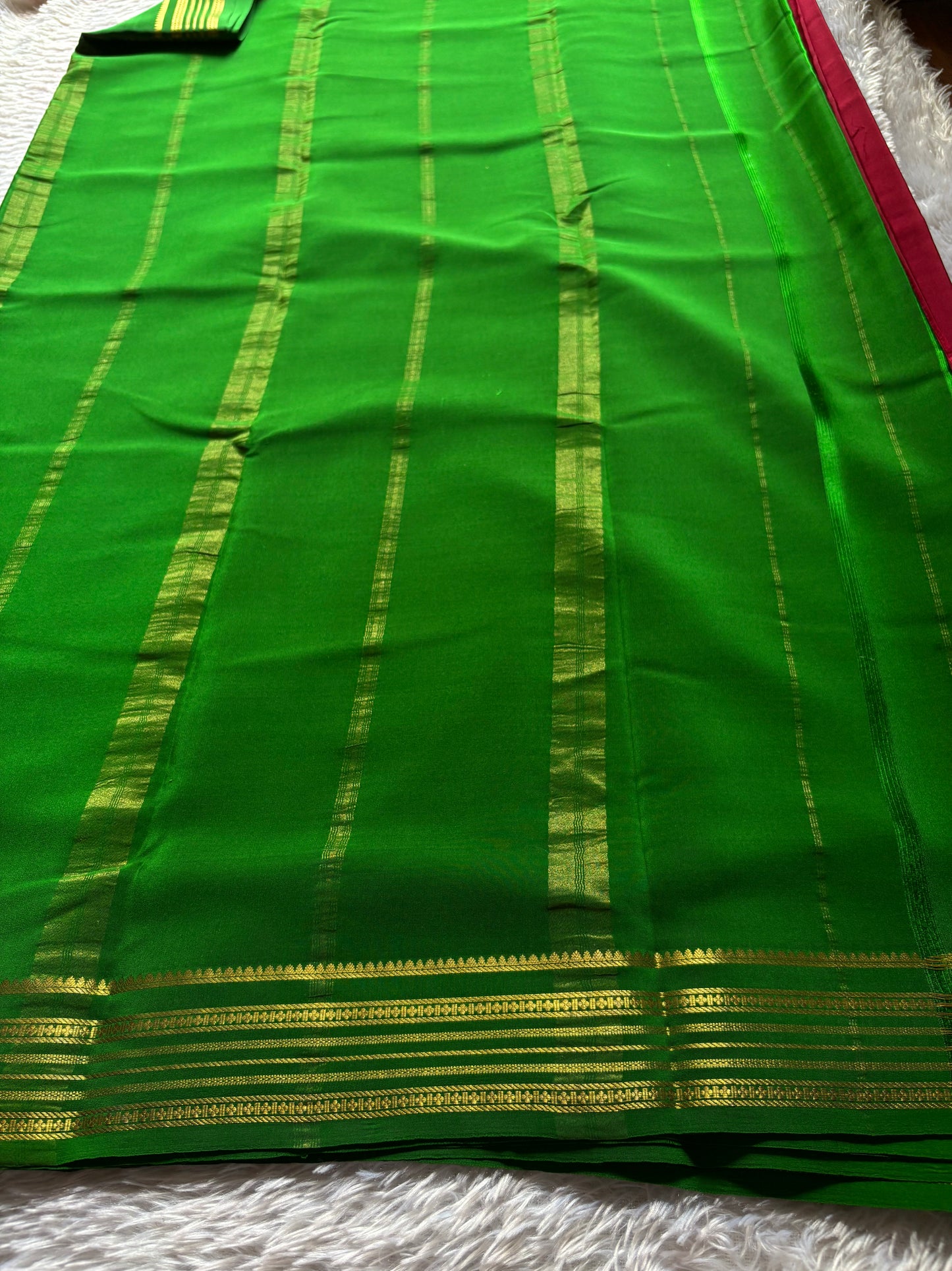 Shivani (2D) : Dark red-green
