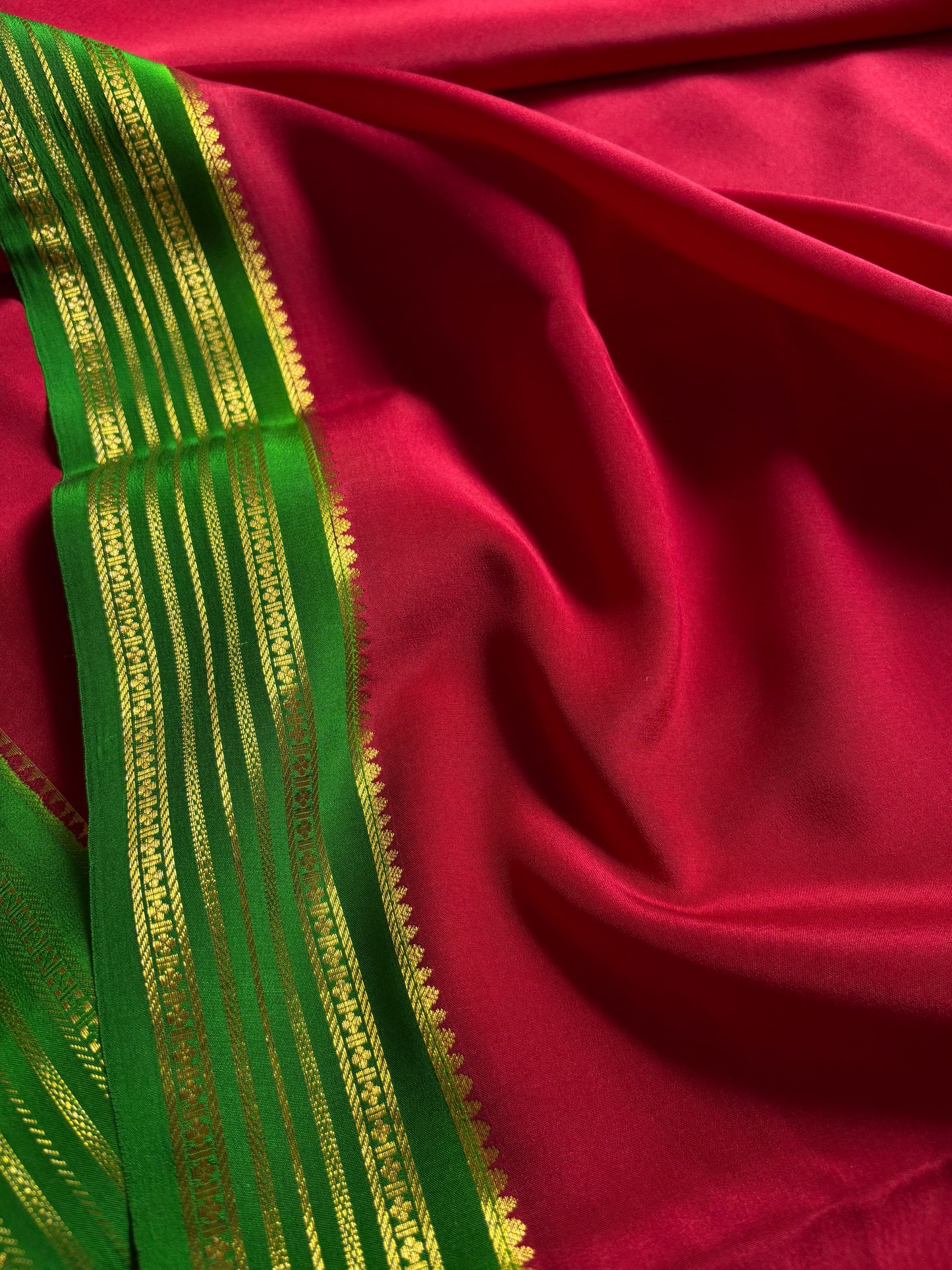 Shivani (2D) : Dark red-green