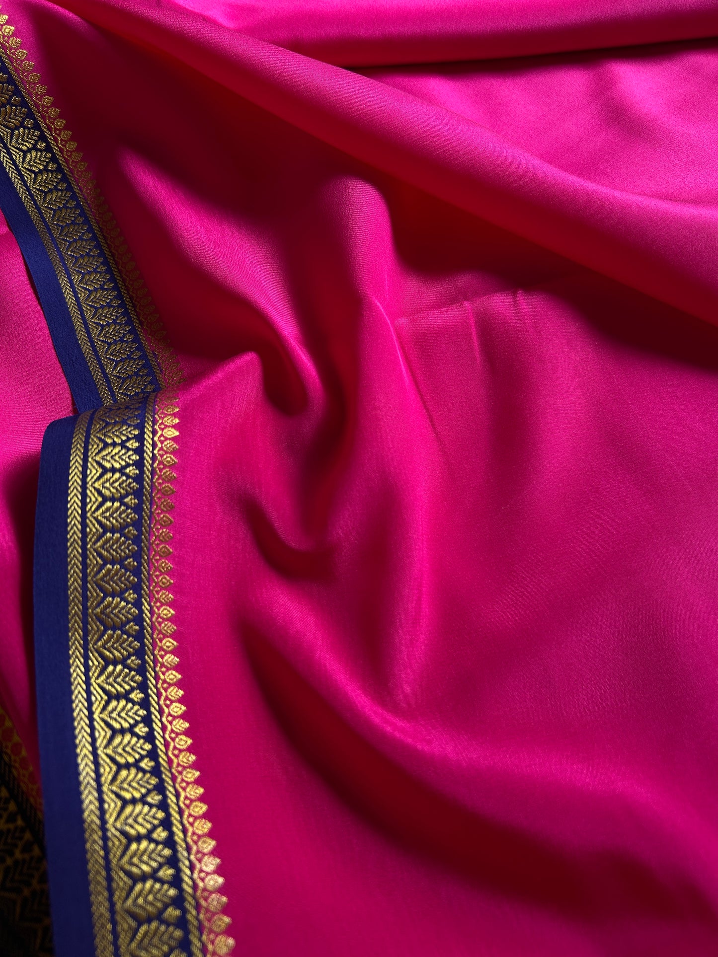 Jyothi (2D) : Rani pink-navy blue