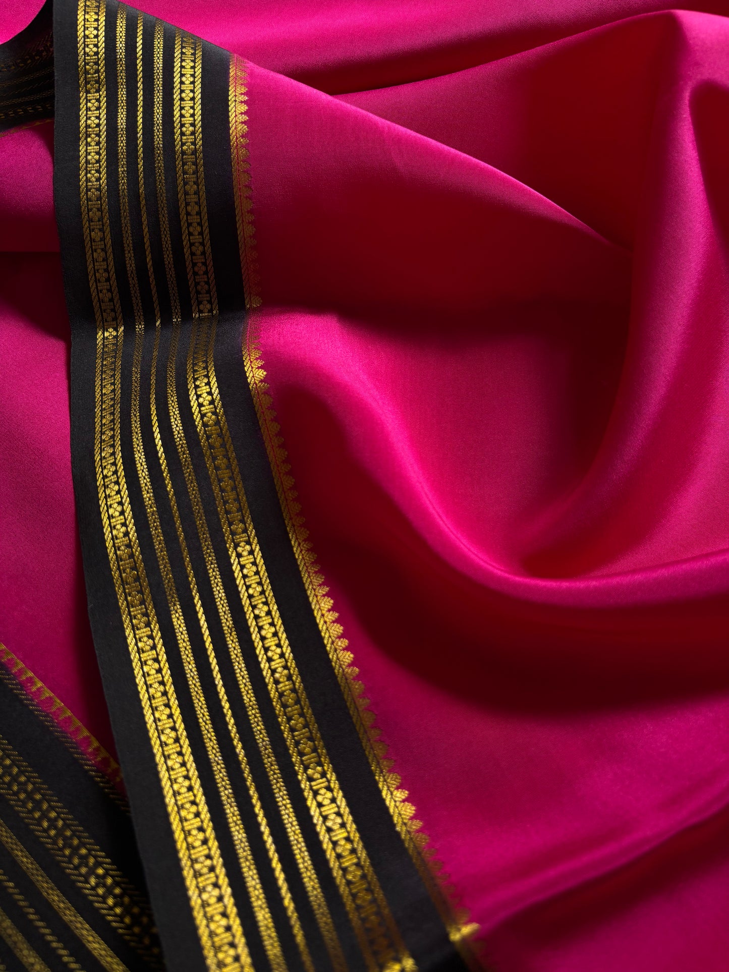 Shivani (2D) : Rani pink-black