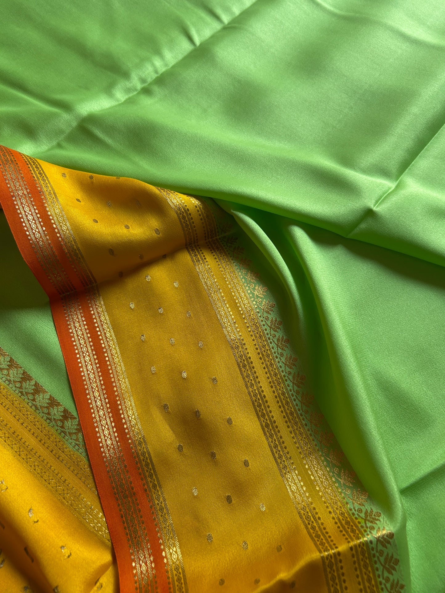 Drishti (3D) : Pista green-yellow-orange