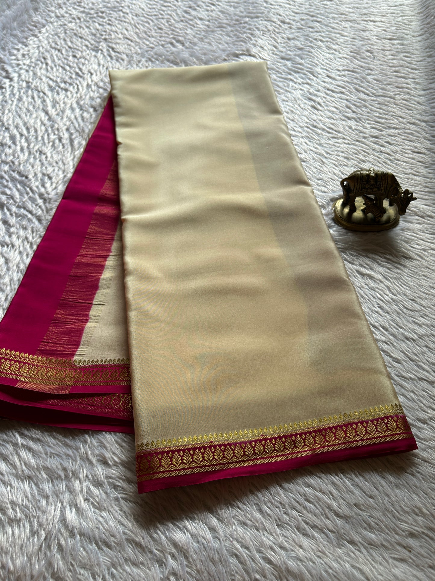 Jyothi (2D) : Off white-rani pink