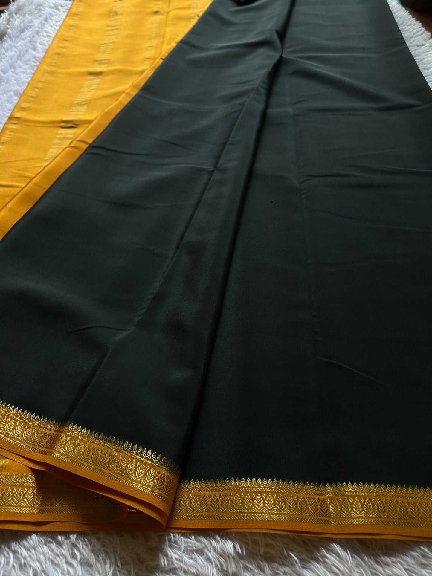 Jyothi (2D) : Black-golden yellow
