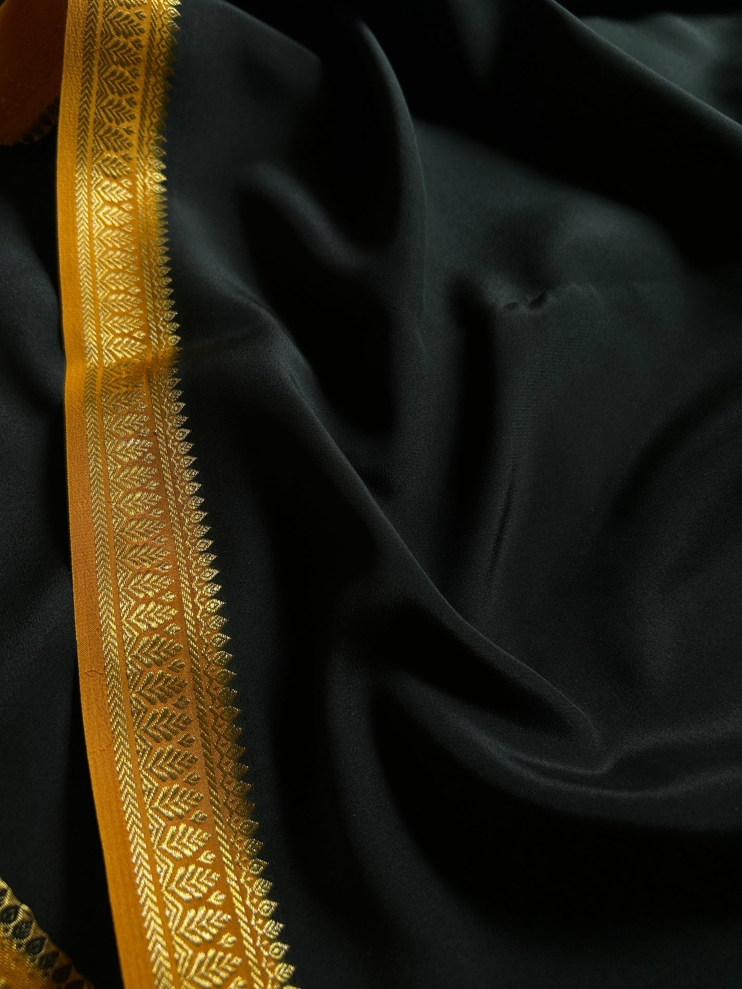 Jyothi (2D) : Black-golden yellow