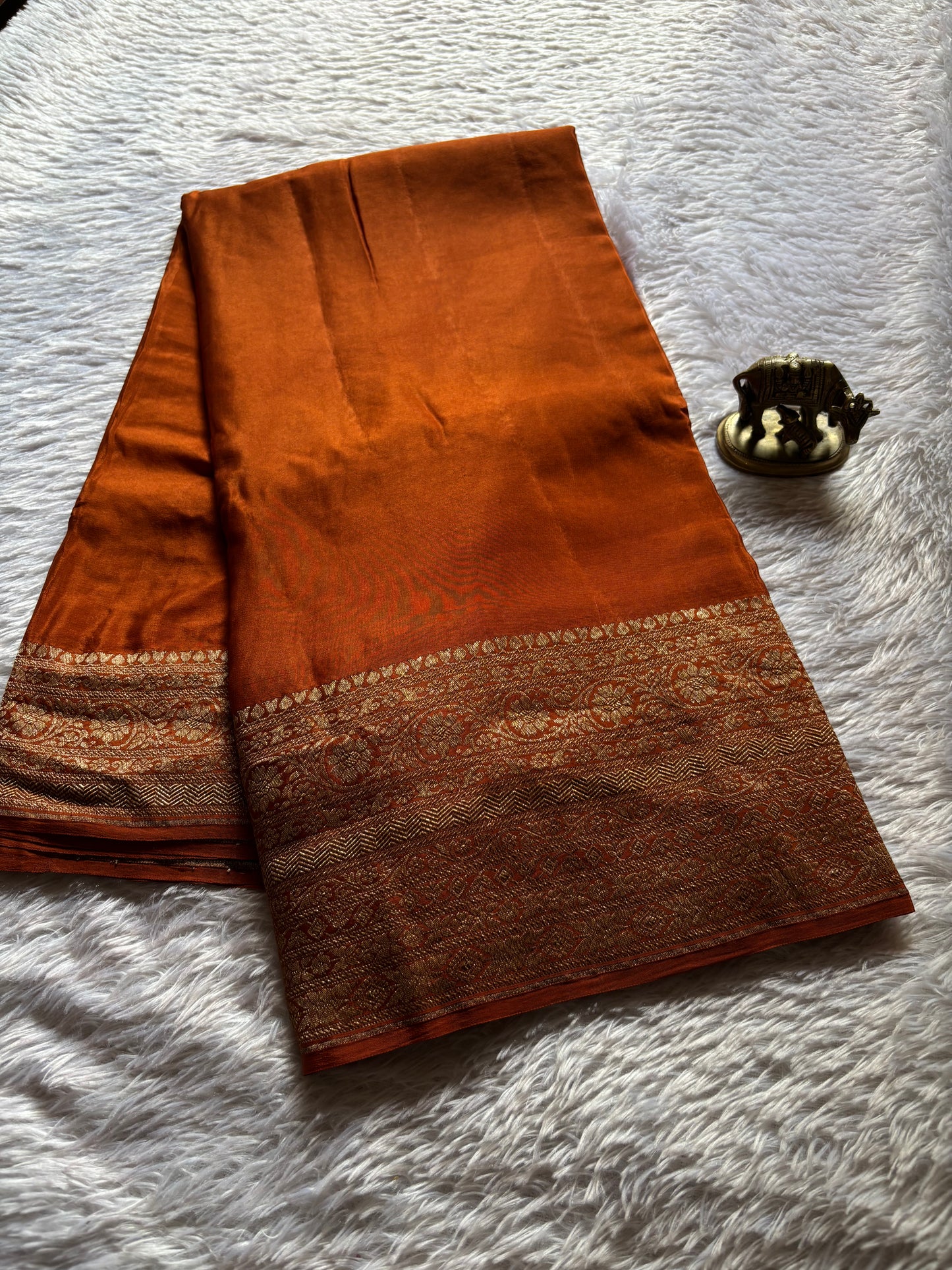 Nadhiya : Solid Rust orange