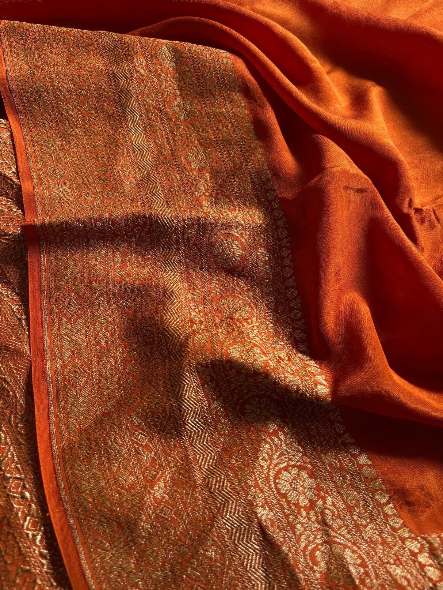 Nadhiya : Solid Rust orange