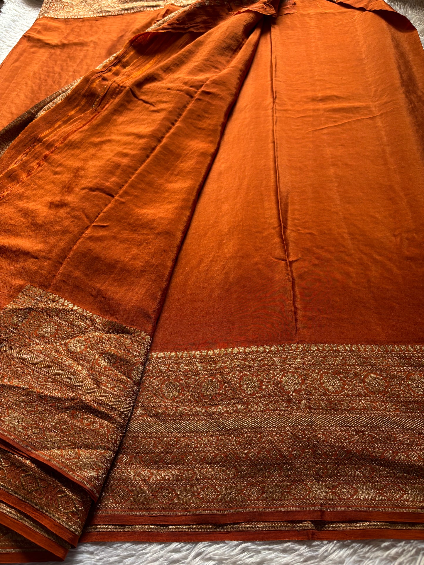 Nadhiya : Solid Rust orange