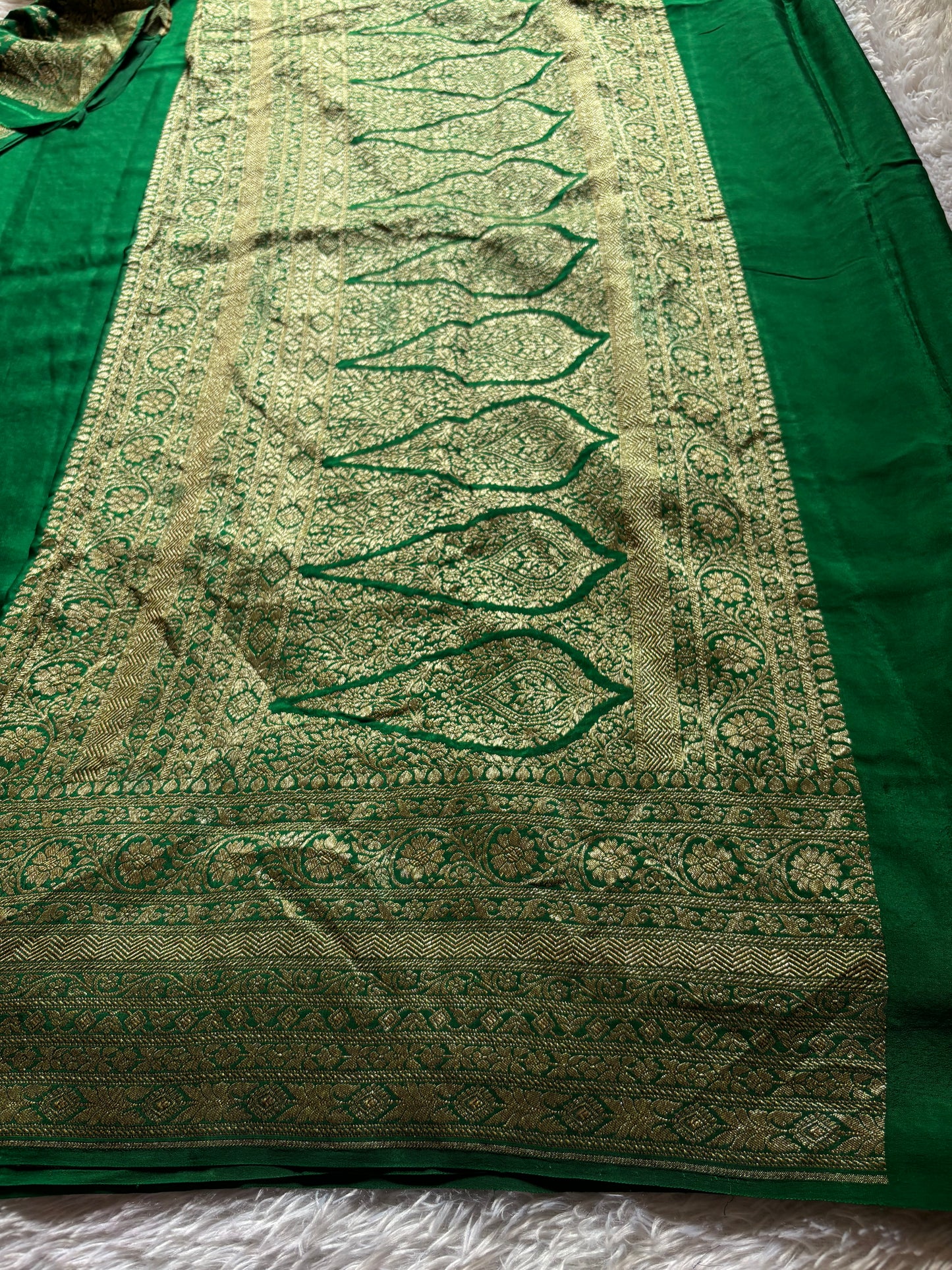 Nadhiya : Solid Bottle green