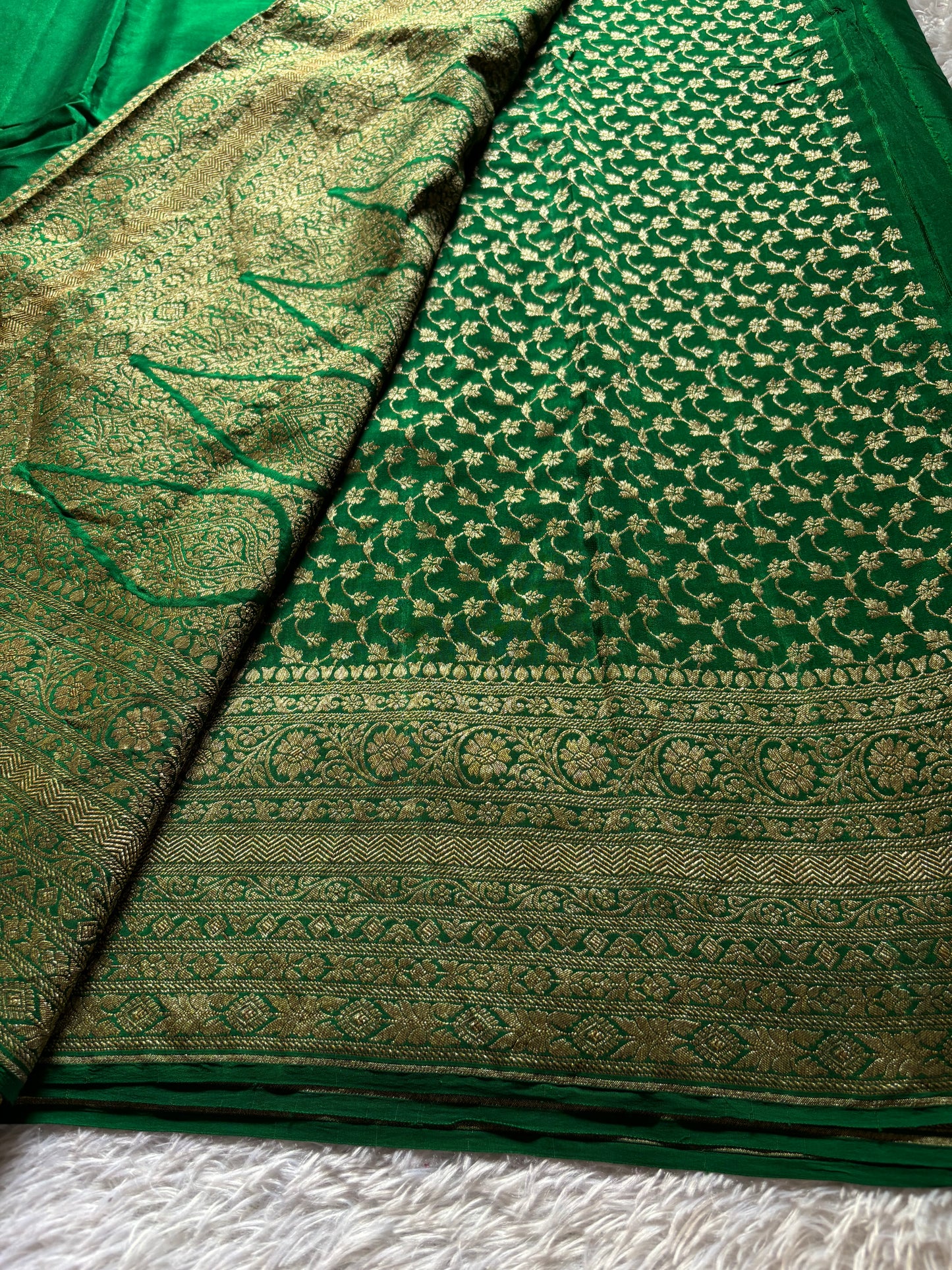 Nadhiya : Solid Bottle green