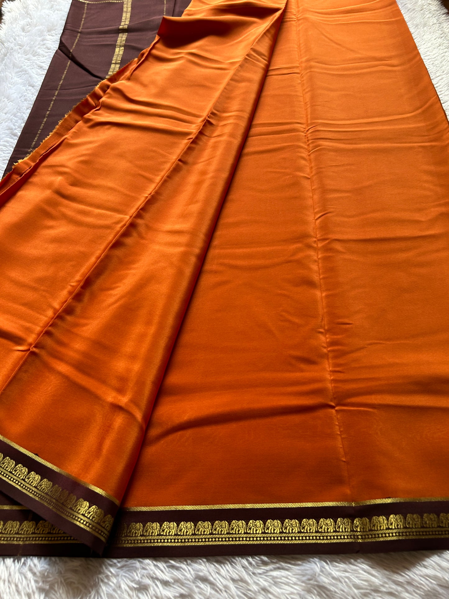 Gowri (2D) : Rust orange-chocolate brown