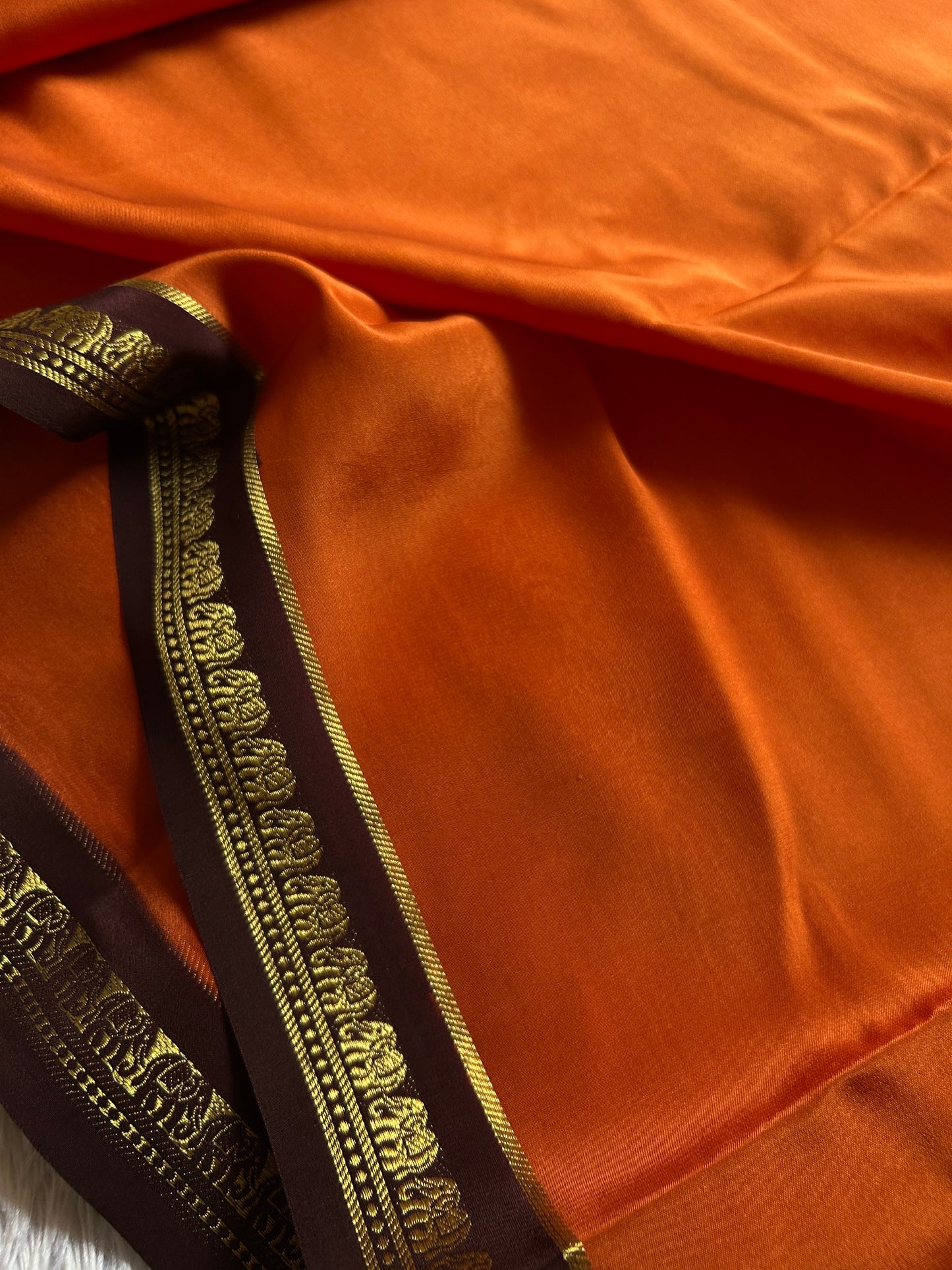 Gowri (2D) : Rust orange-chocolate brown