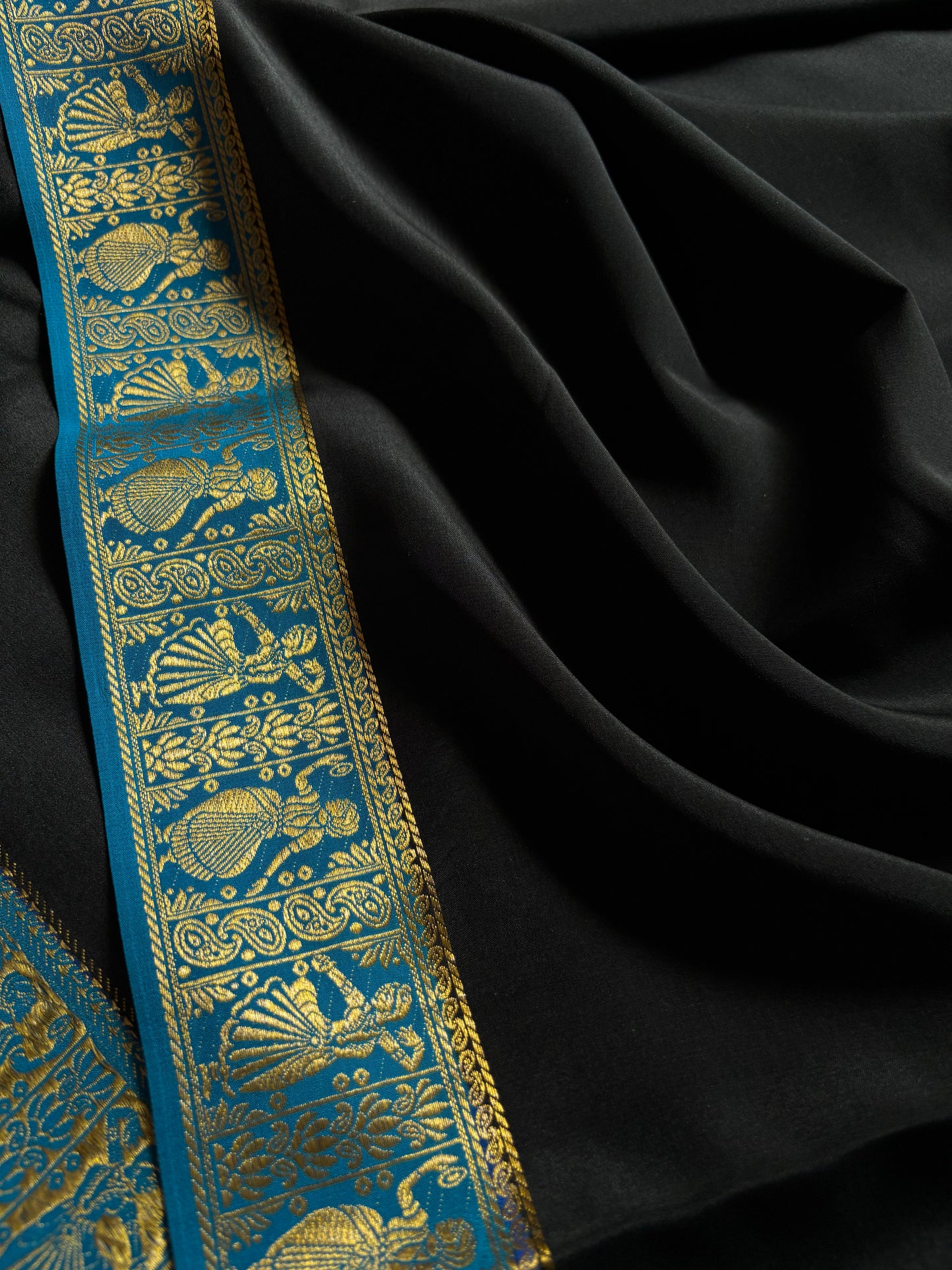 Nartaki (2D) : Black-ananda blue