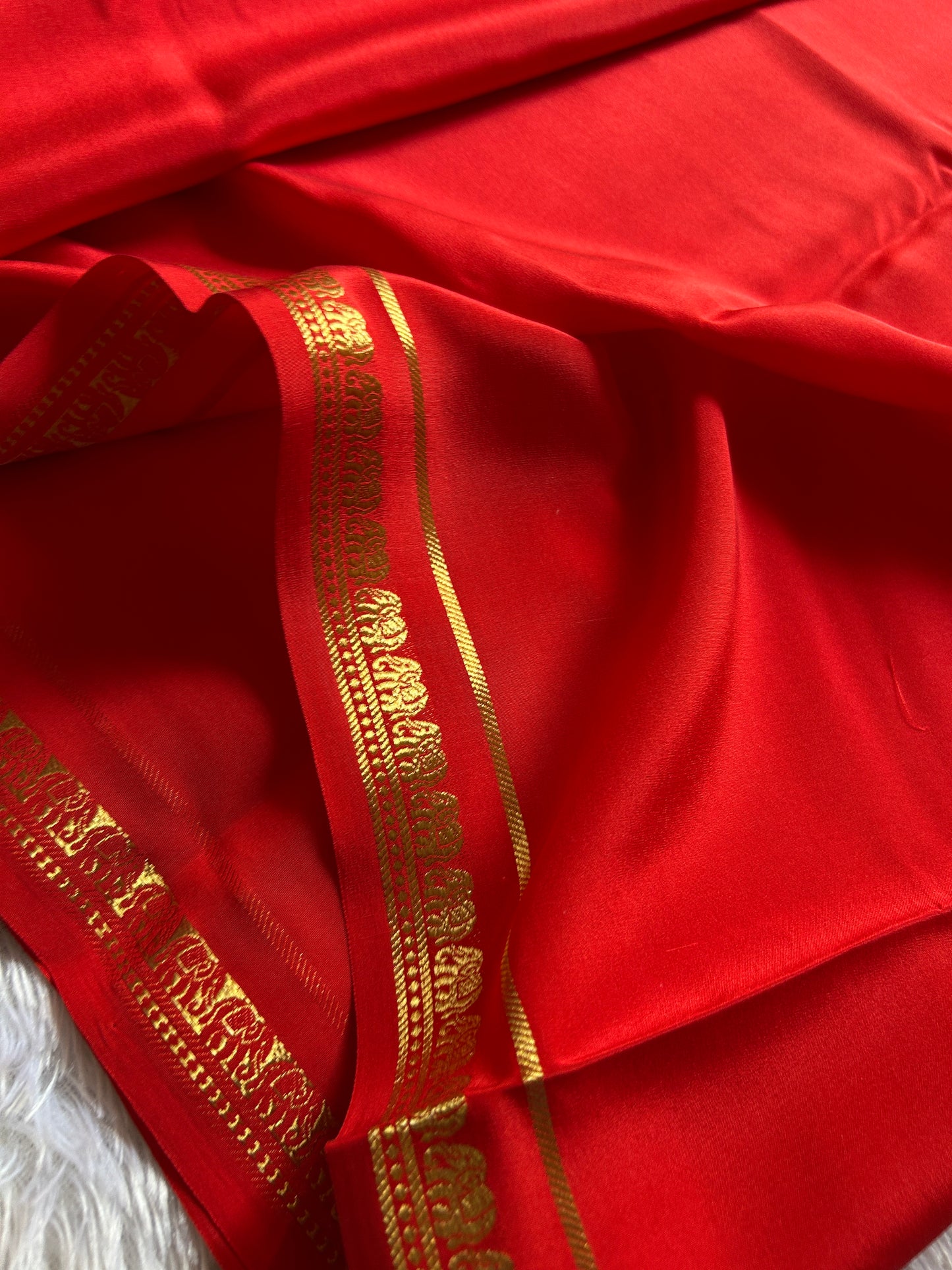 Gowri : Solid Red