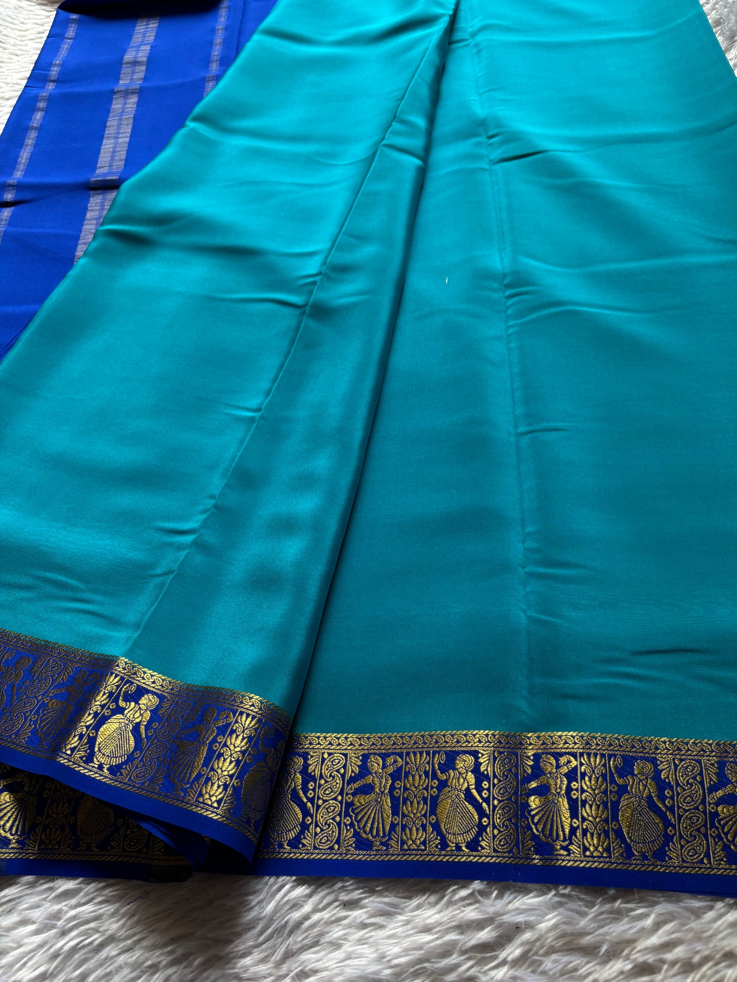 Nartaki (2D) : Teal blue-royal blue