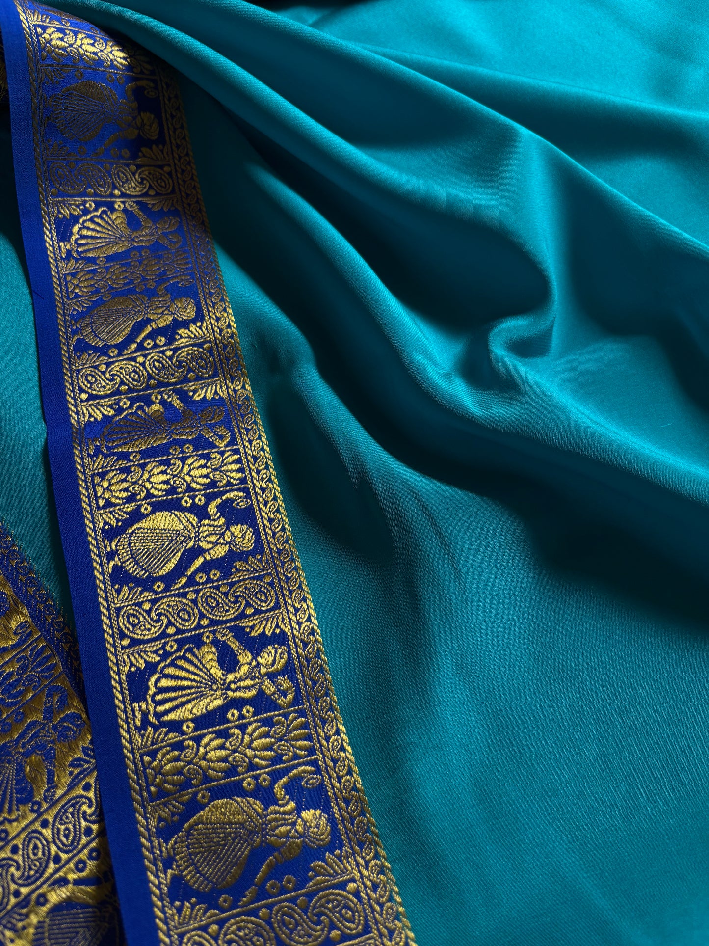 Nartaki (2D) : Teal blue-royal blue