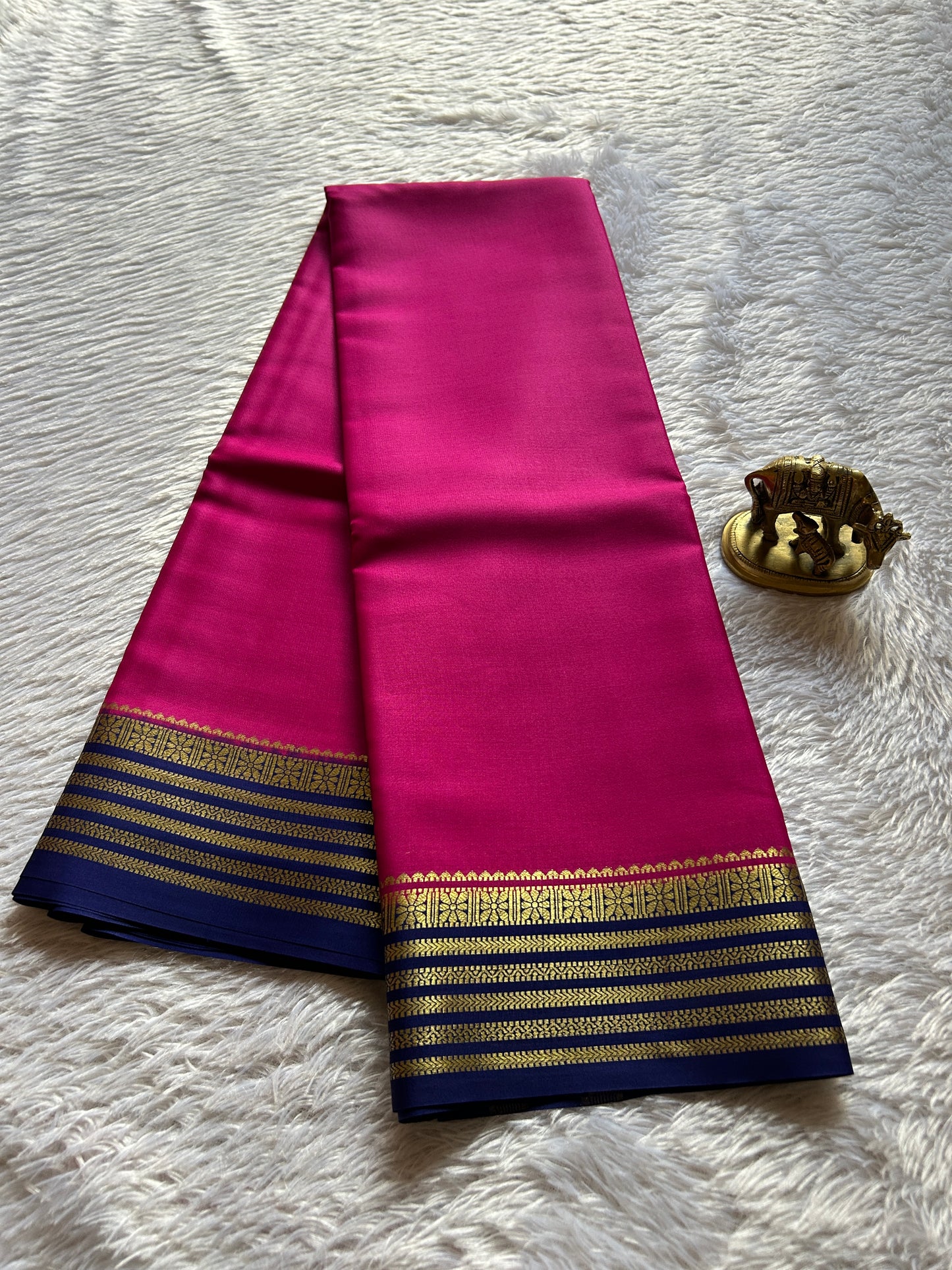 Nayana (2D) : Pink-navy blue