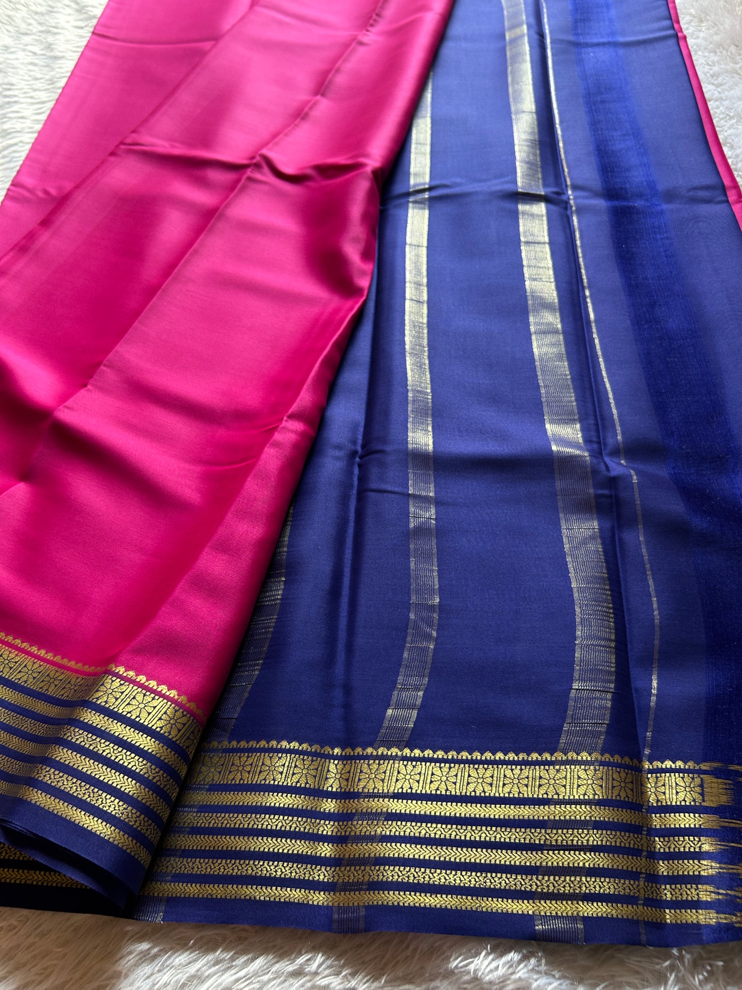 Nayana (2D) : Pink-navy blue