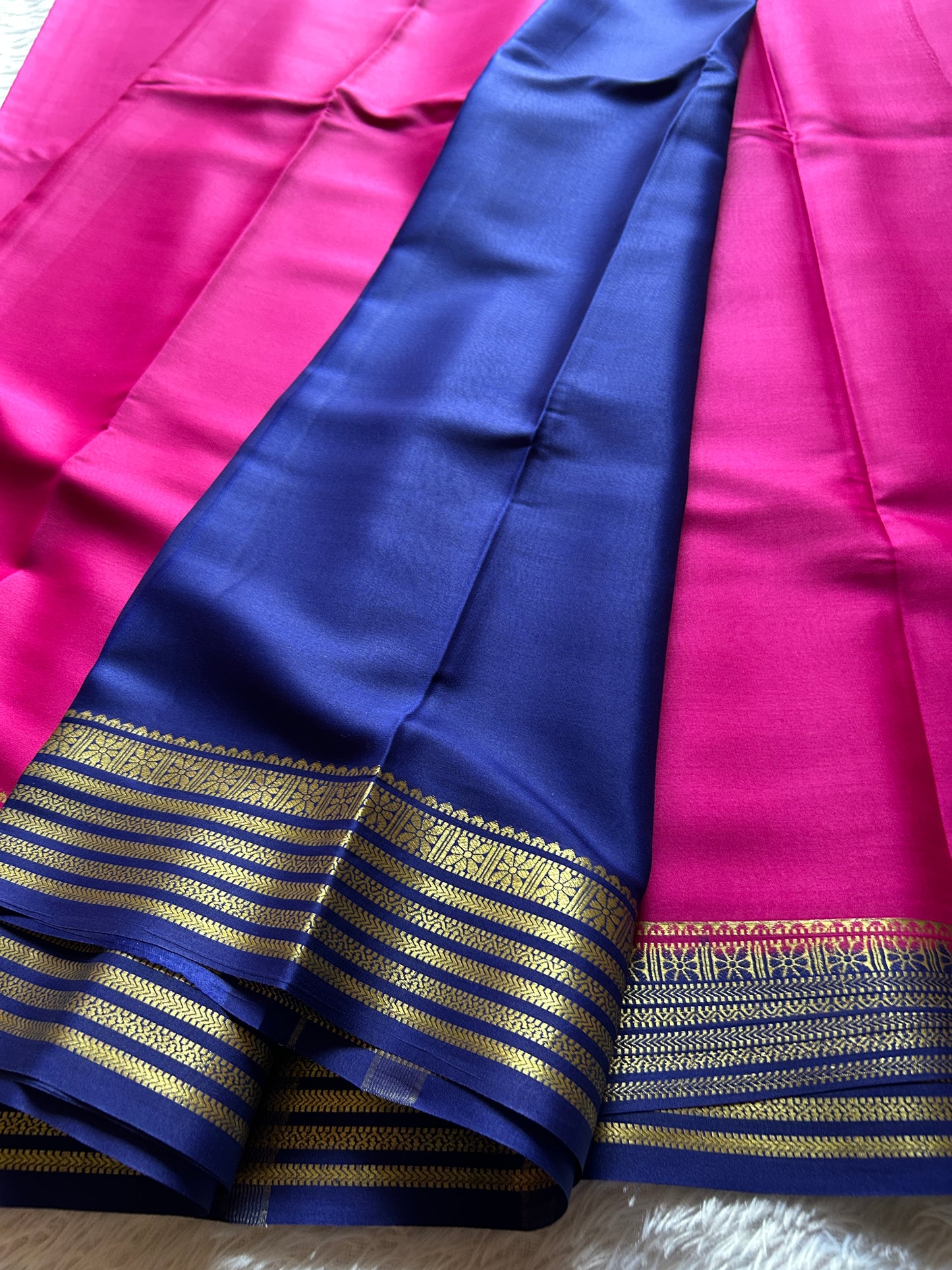 Nayana (2D) : Pink-navy blue