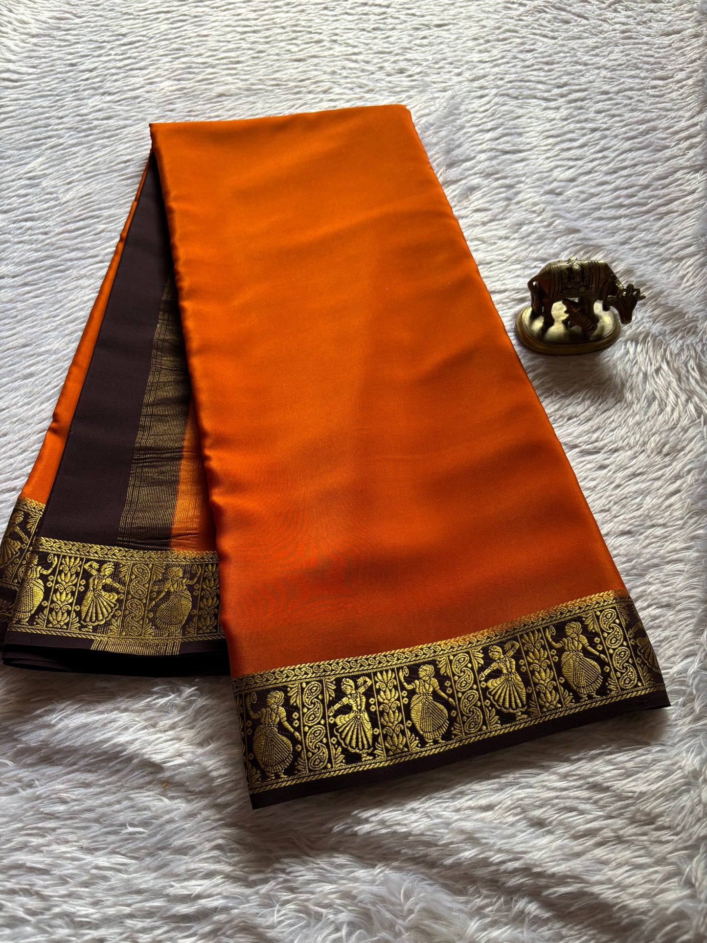 Nartaki (2D) : Orange-deep brown