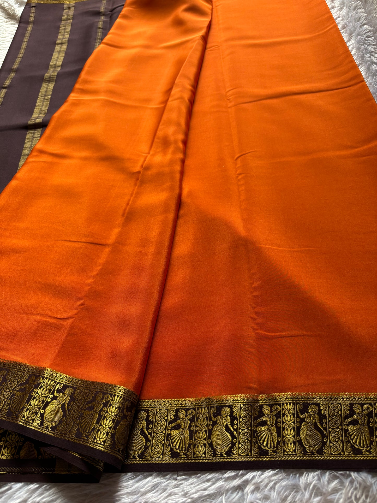 Nartaki (2D) : Orange-deep brown
